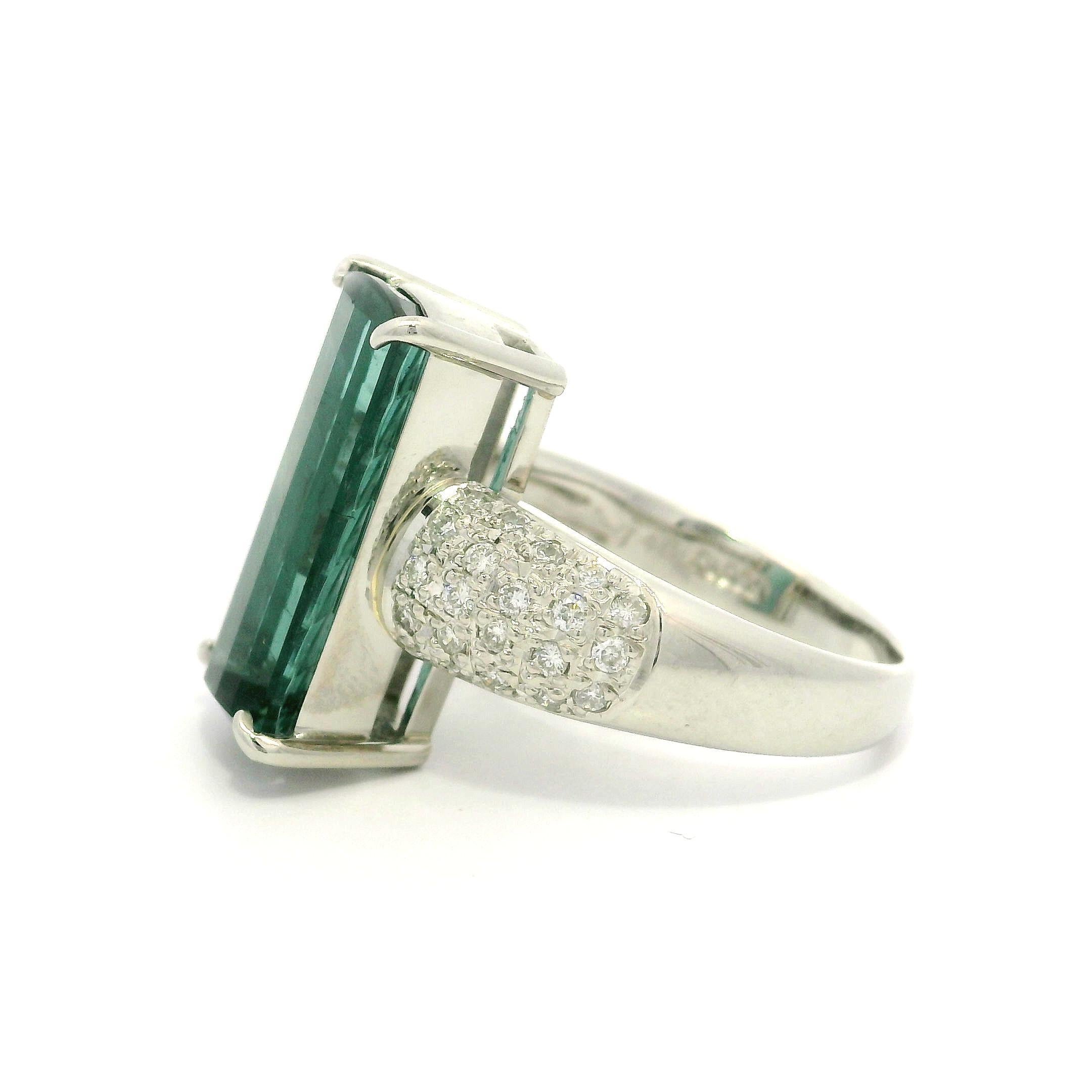 Donna Platino GIA 7,87ctw Taglio Fantasia Tormalina Blu Verde Pave Diamante Lato Anello in vendita