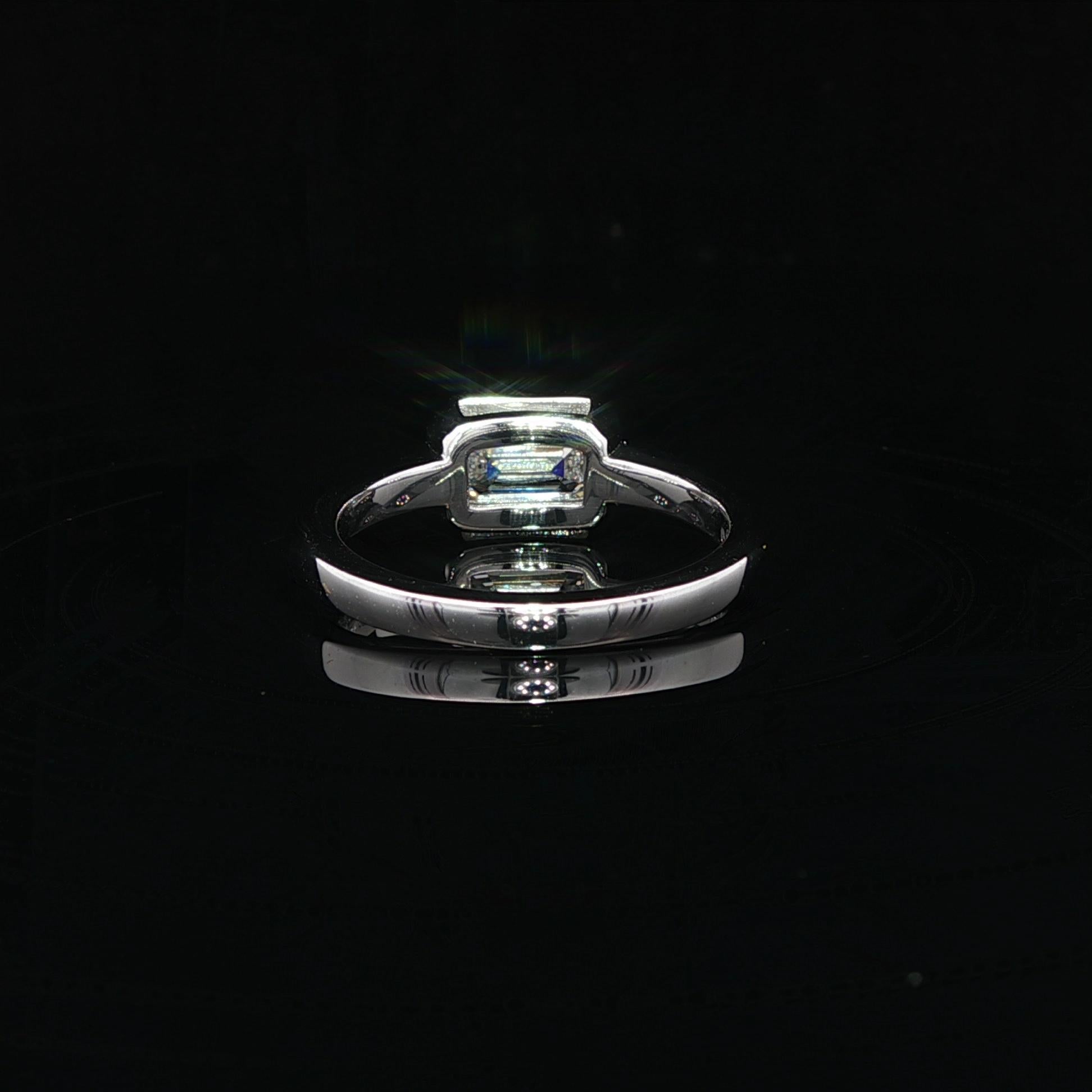 Platine GIA .82ct F VS2 Emerald Diamond Bezel Solitaire Sideways East West Ring en vente 8