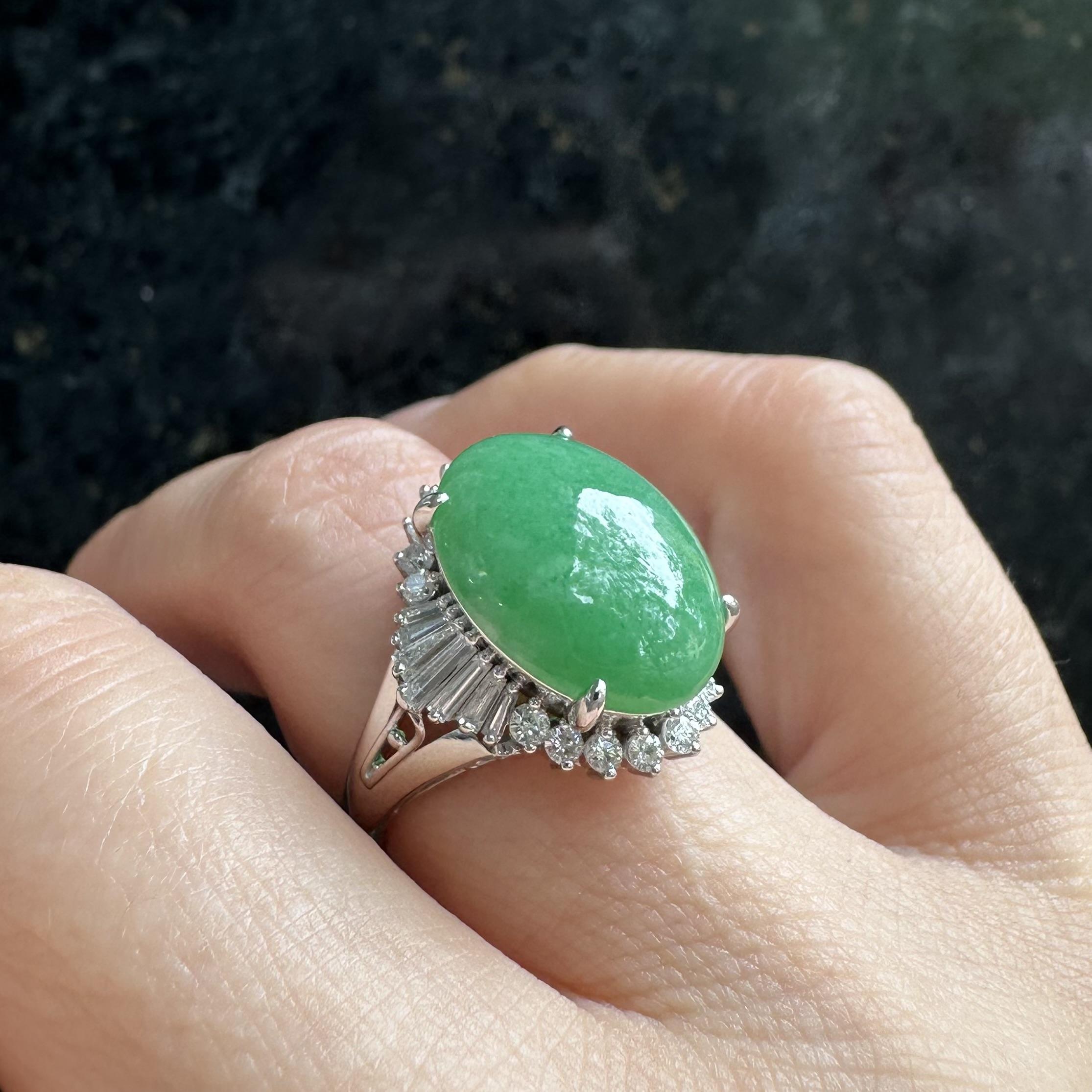 Platin GIA 8,68ct Oval Typ A Natürliche Grüne Jade Diamant Ballerina Ring im Angebot 2