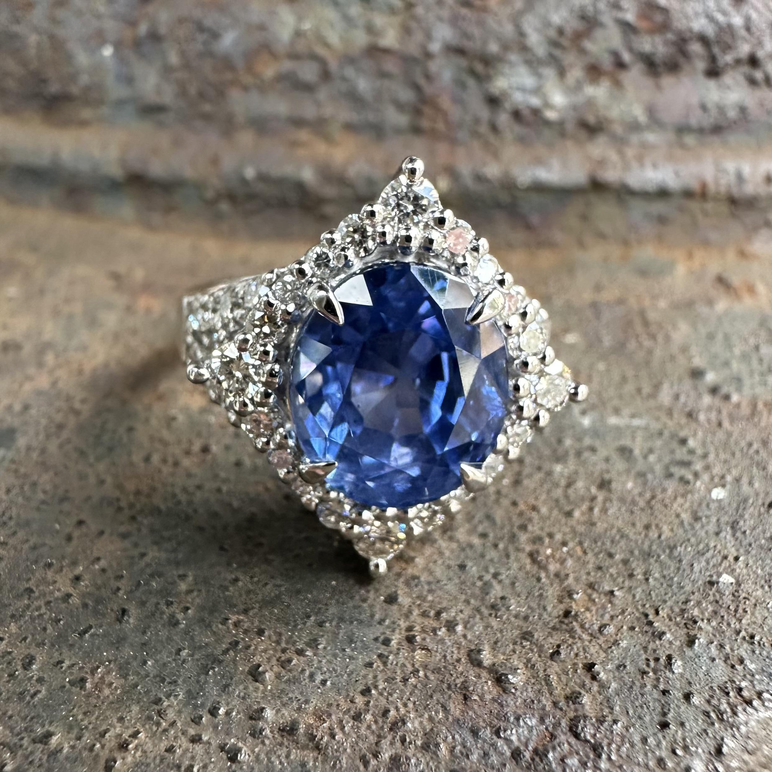 Anello in platino GIA 8ctw Large No Heat Ceylon Cornflower Blue Sapphire Diamond in vendita 12