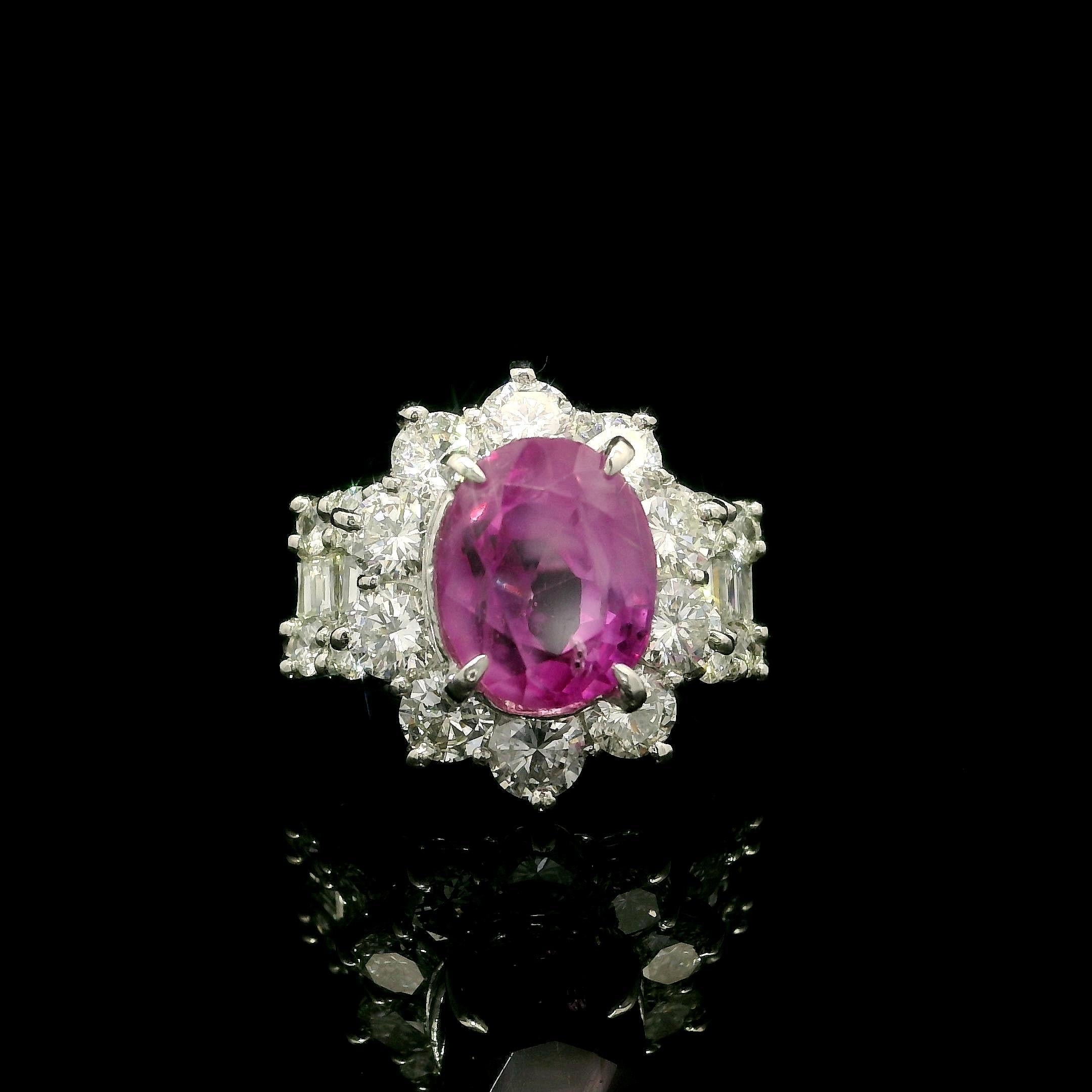Anello in platino GIA 9,22ctw ovale senza calore con zaffiro rosa di Birmania e diamanti in vendita 6