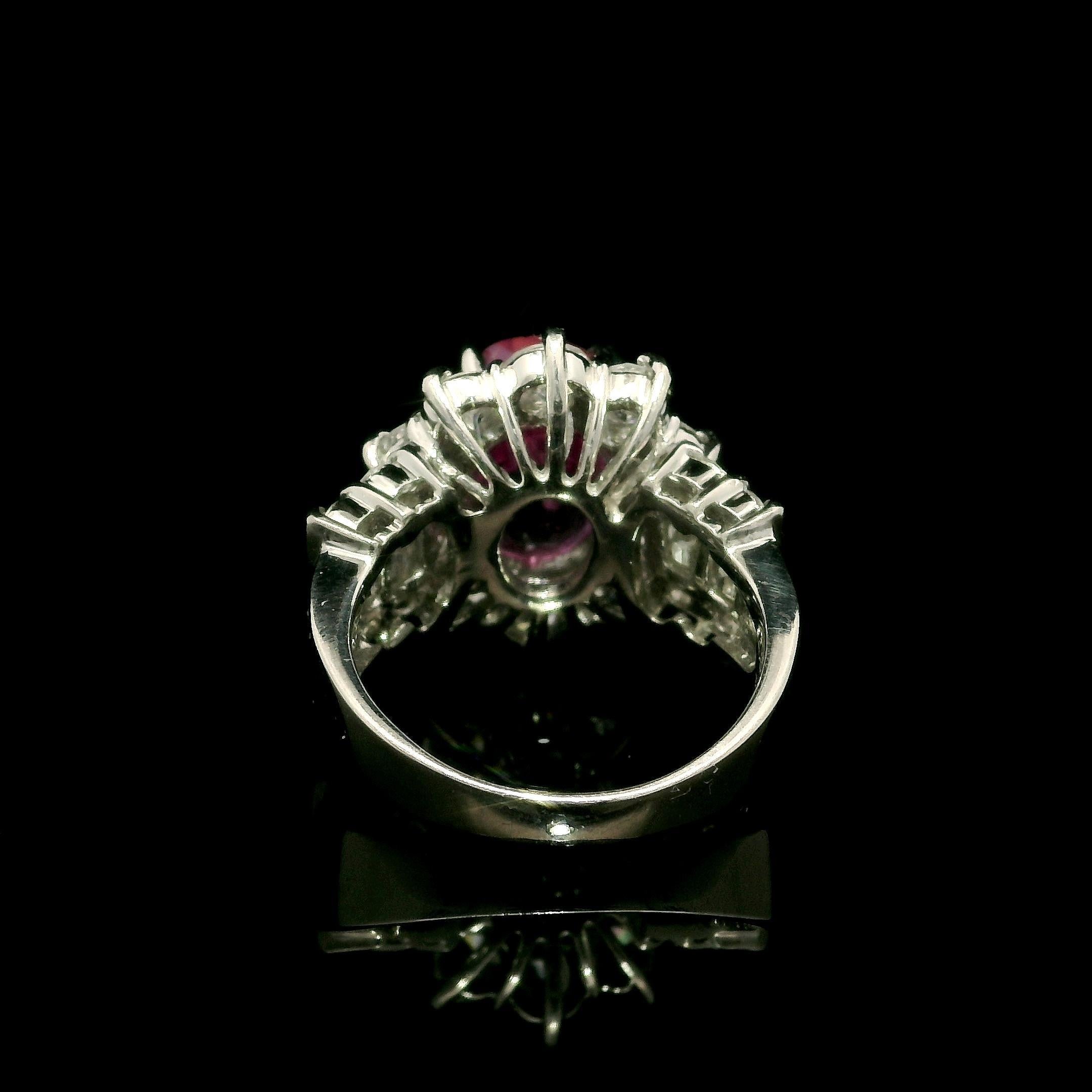 Anello in platino GIA 9,22ctw ovale senza calore con zaffiro rosa di Birmania e diamanti in vendita 11