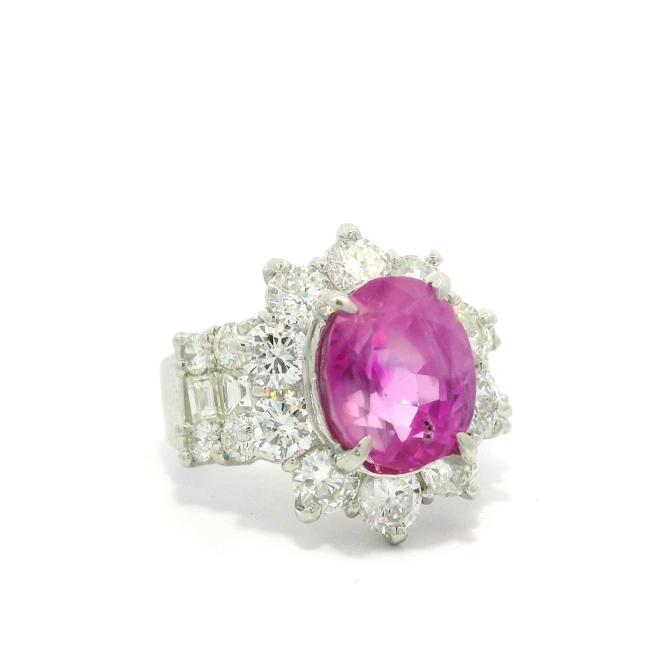 Anello in platino GIA 9,22ctw ovale senza calore con zaffiro rosa di Birmania e diamanti in vendita 13