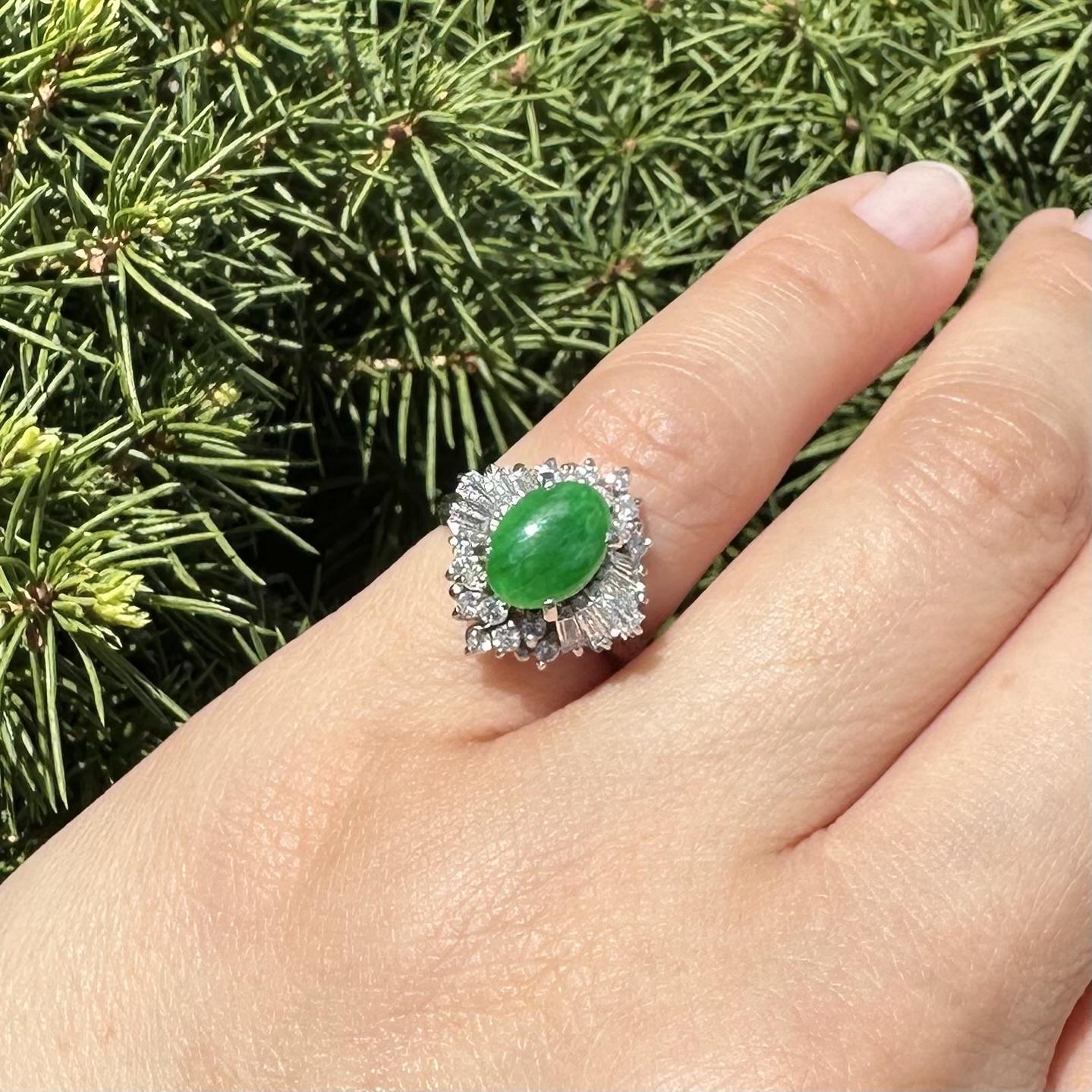 Anello in platino GIA di giada Burma di tipo A con diamante da 0,92 ct. in vendita 6