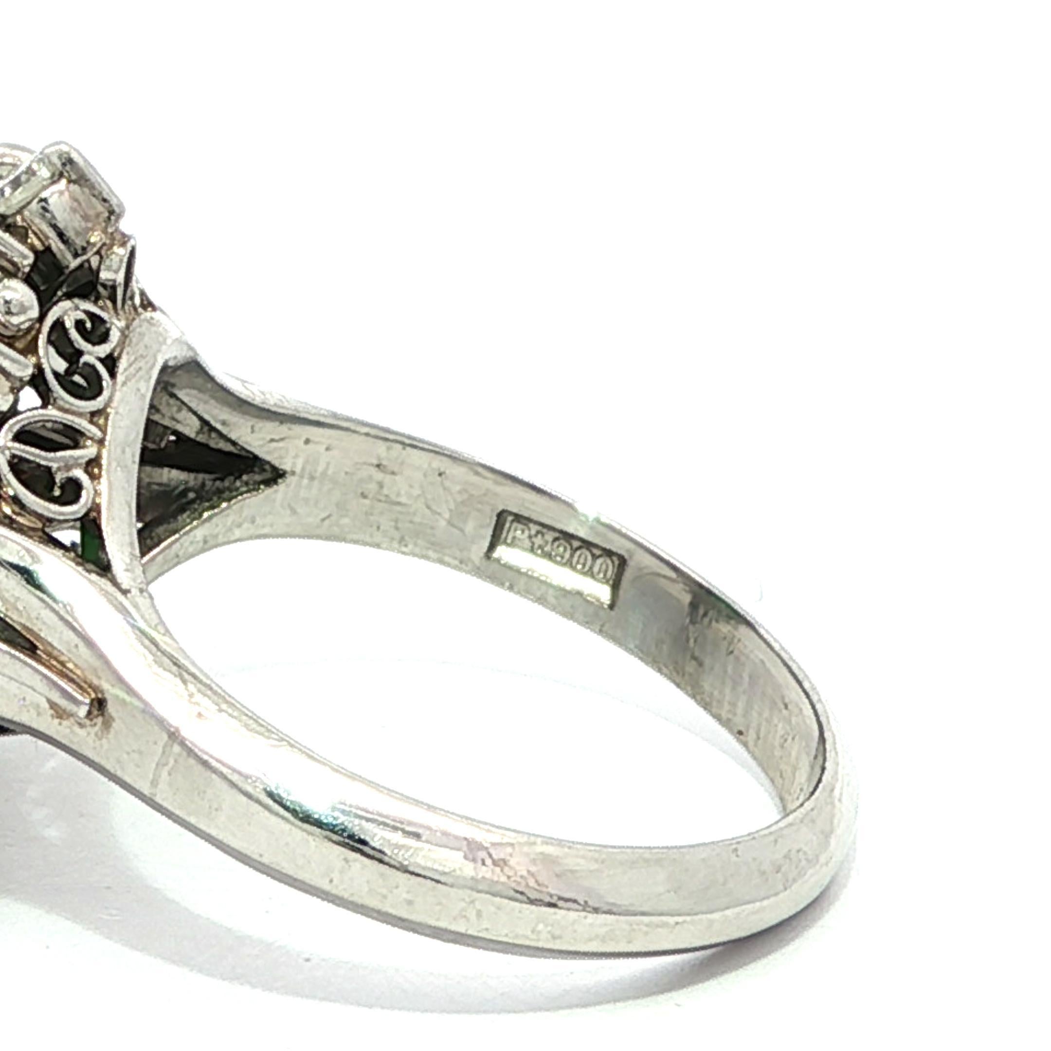 Anello in platino GIA di giada Burma di tipo A con diamante da 0,92 ct. in vendita 2