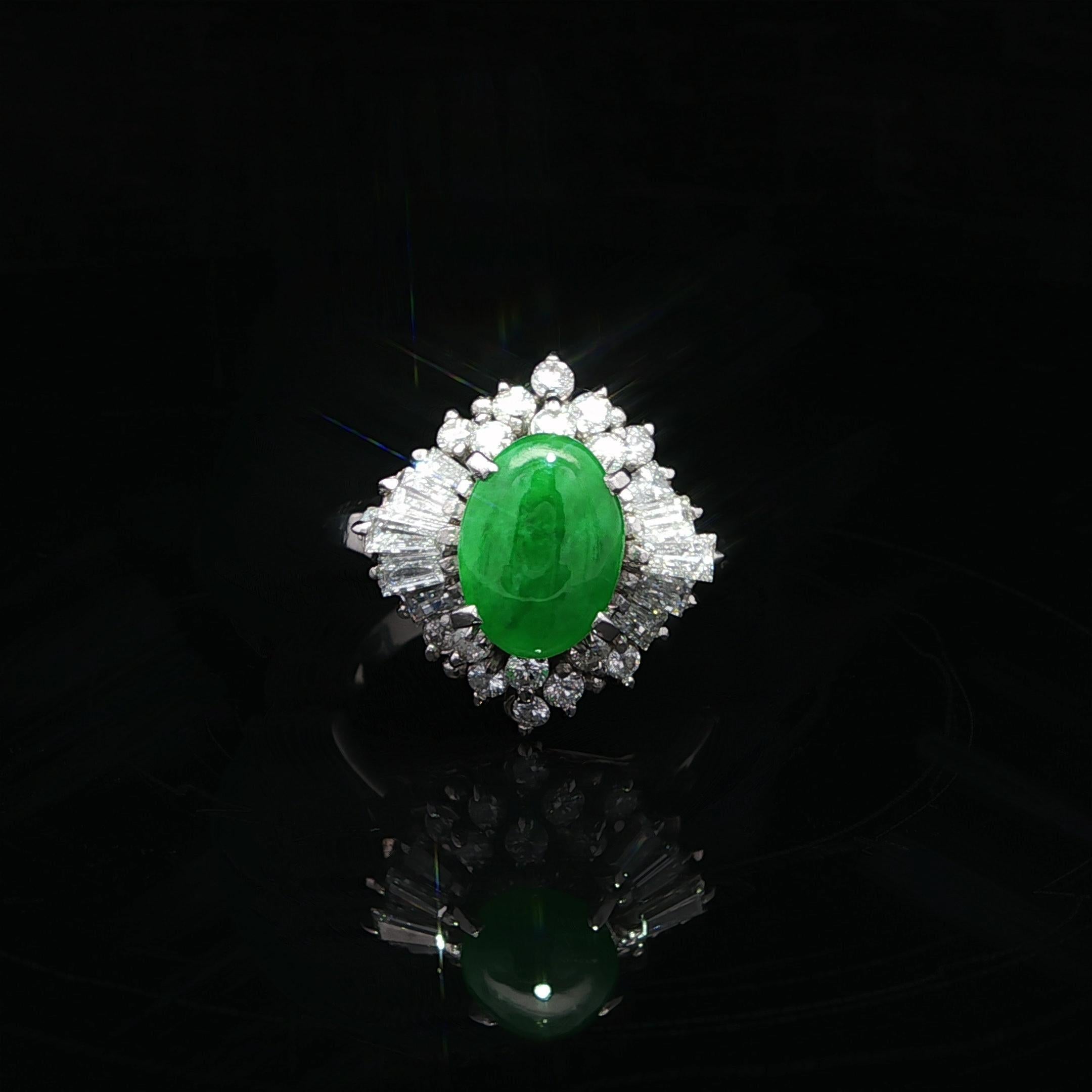 Anello in platino GIA di giada Burma di tipo A con diamante da 0,92 ct. in vendita 3