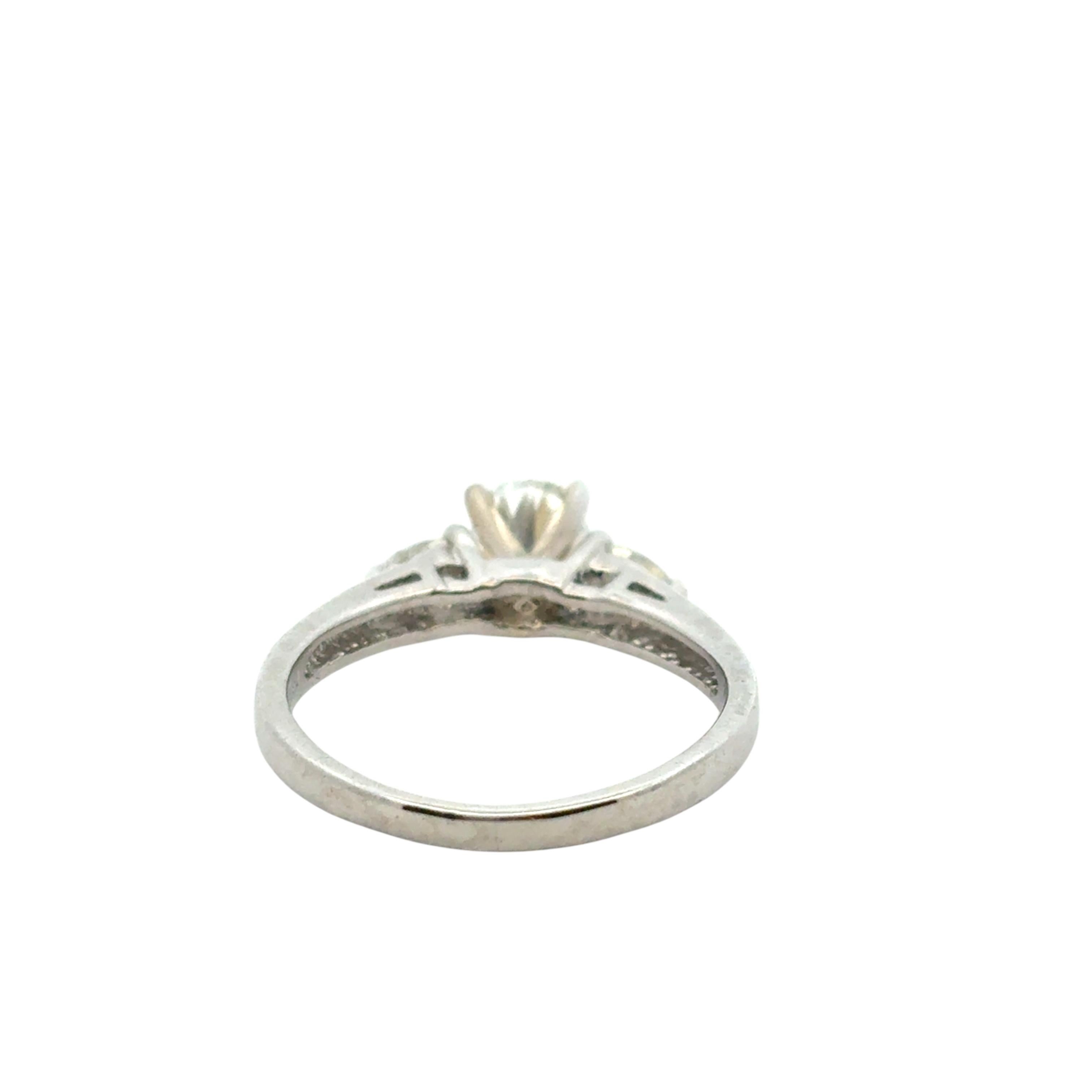 Bague de fiançailles en platine avec diamant ovale certifié GIA de 0,80 carat en vente 7