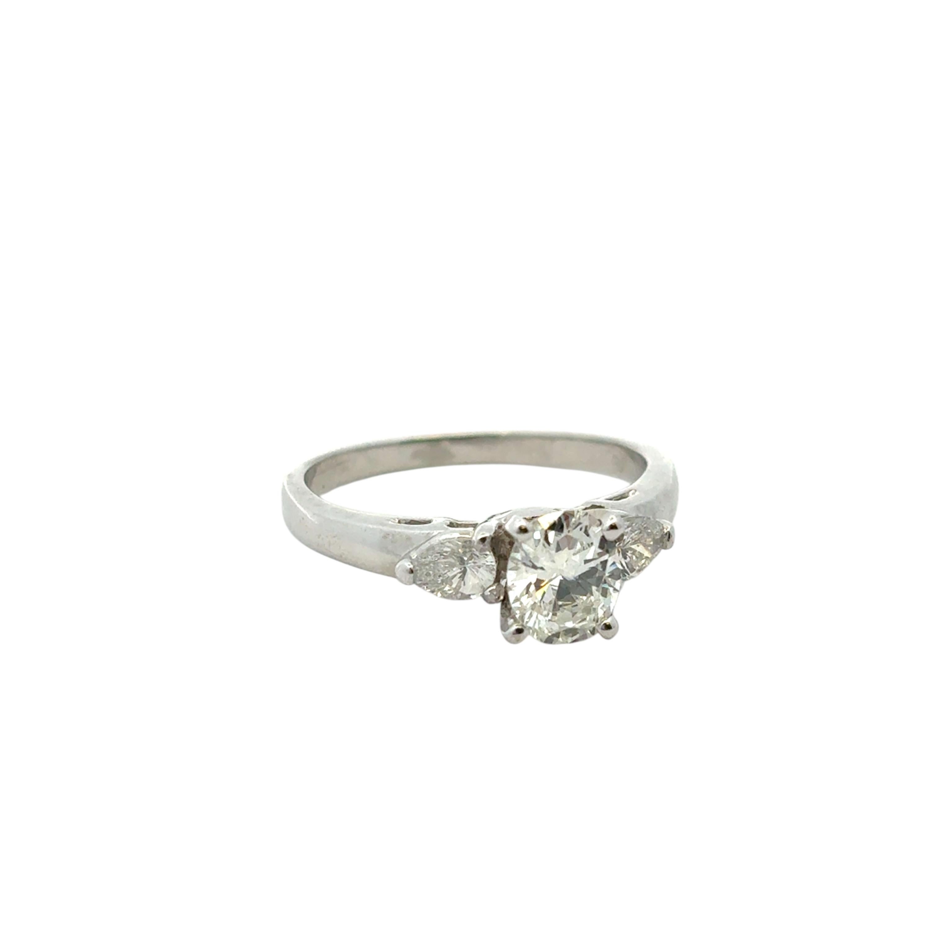 Bague de fiançailles en platine avec diamant ovale certifié GIA de 0,80 carat en vente 9