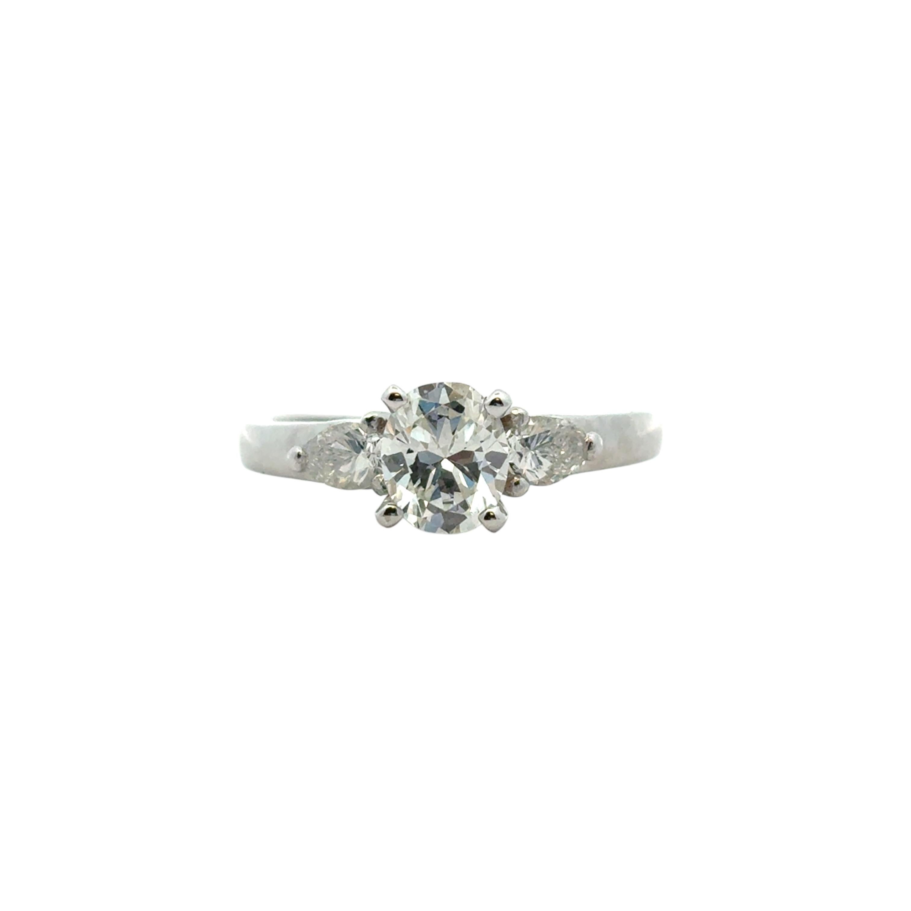Bague de fiançailles en platine avec diamant ovale certifié GIA de 0,80 carat

Cette magnifique bague de fiançailles en diamant de 0.80ct est en excellent état et est prête à être expédiée !

Style : Bague de fiançailles certifiée GIA
Matériau :