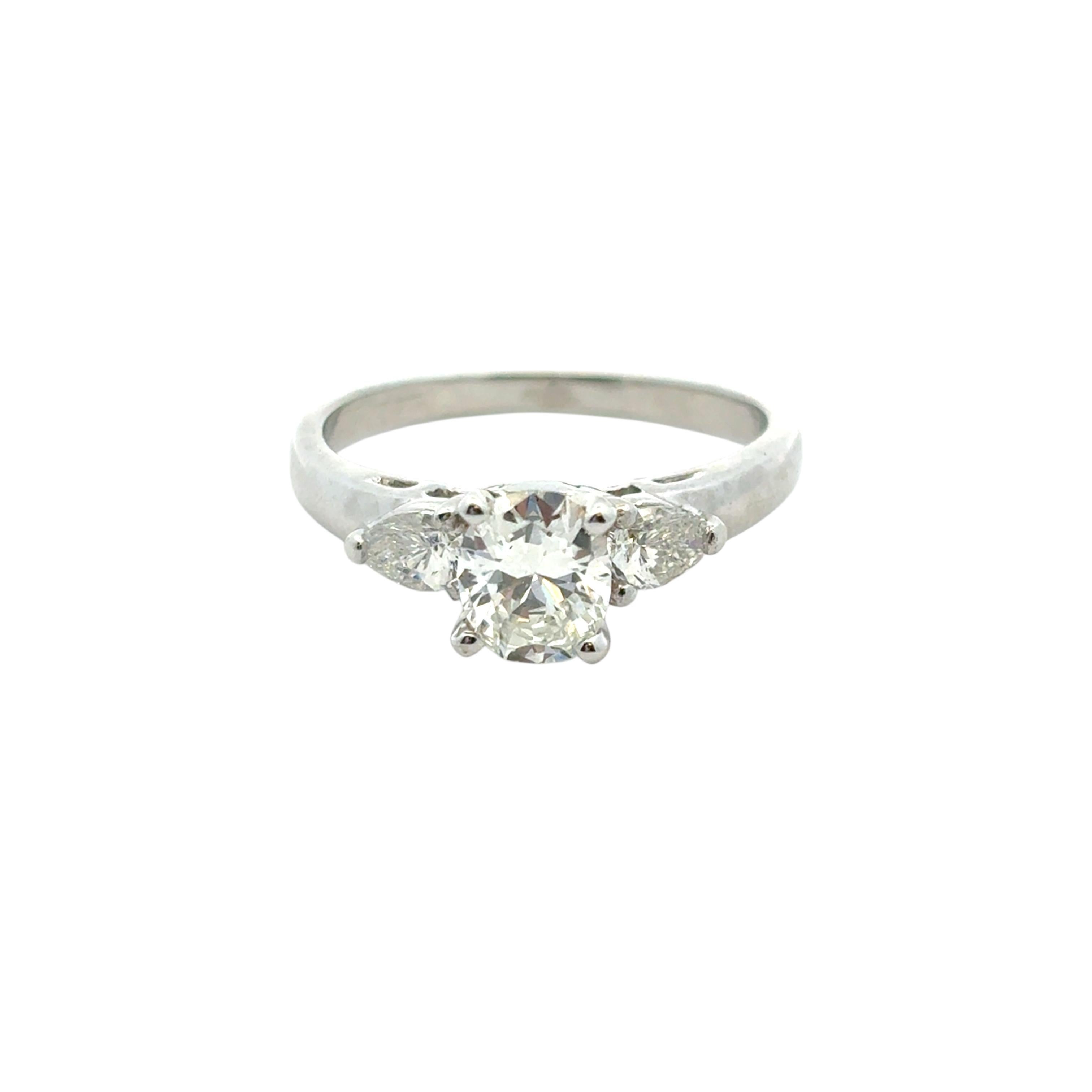 Bague de fiançailles en platine avec diamant ovale certifié GIA de 0,80 carat en vente 1