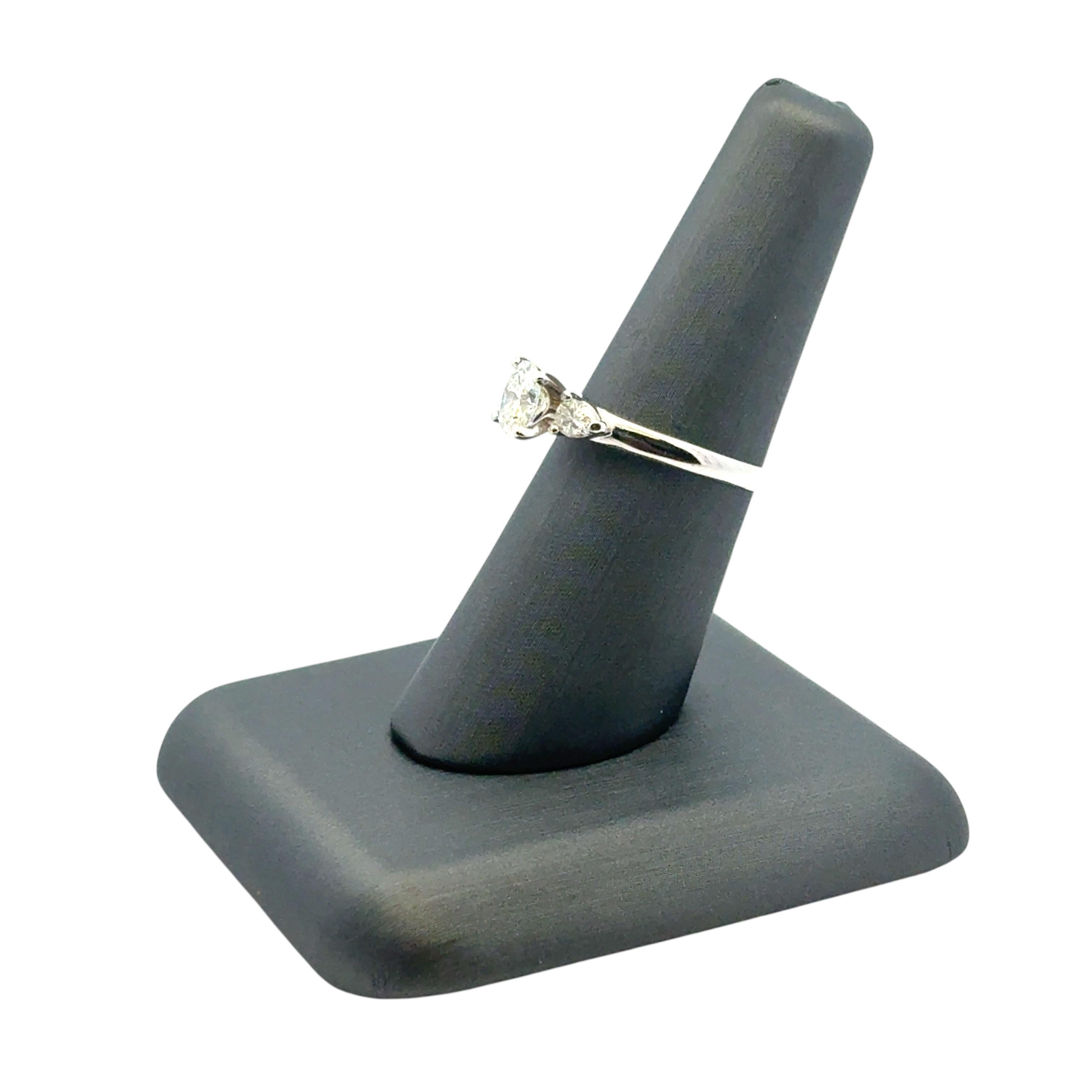 Bague de fiançailles en platine avec diamant ovale certifié GIA de 0,80 carat en vente 3