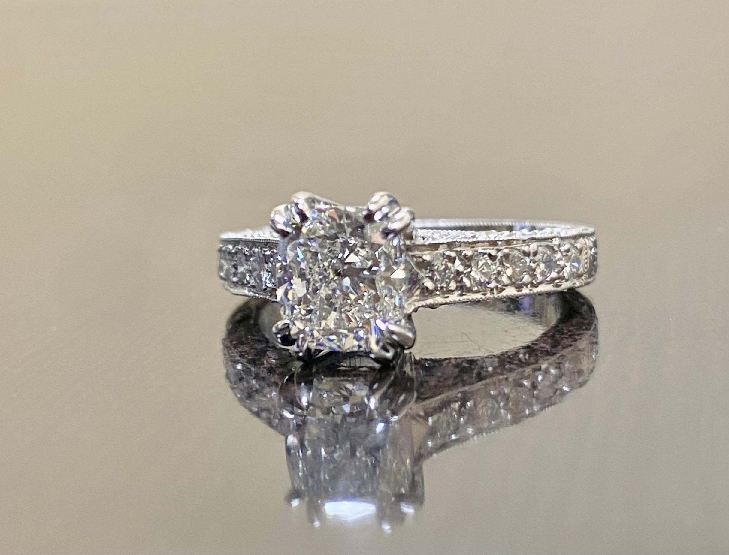 Bague de fiançailles en platine avec diamant taille coussin de 1,50 carat de couleur I certifié GIA  Neuf - En vente à Los Angeles, CA