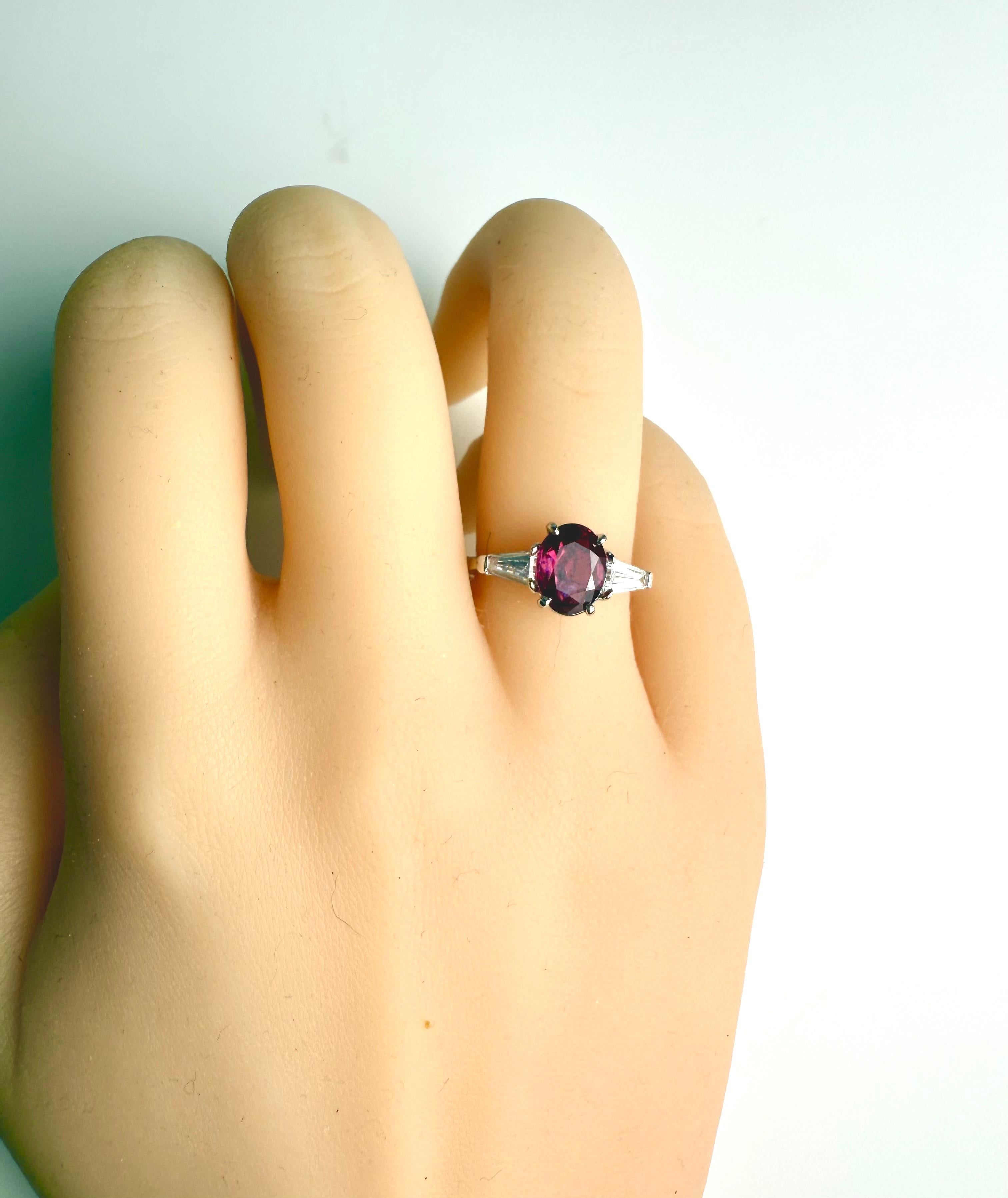 Platinum GIA Certified 2.09 Carat Ruby and Diamond Ring In New Condition For Sale In New York, NY