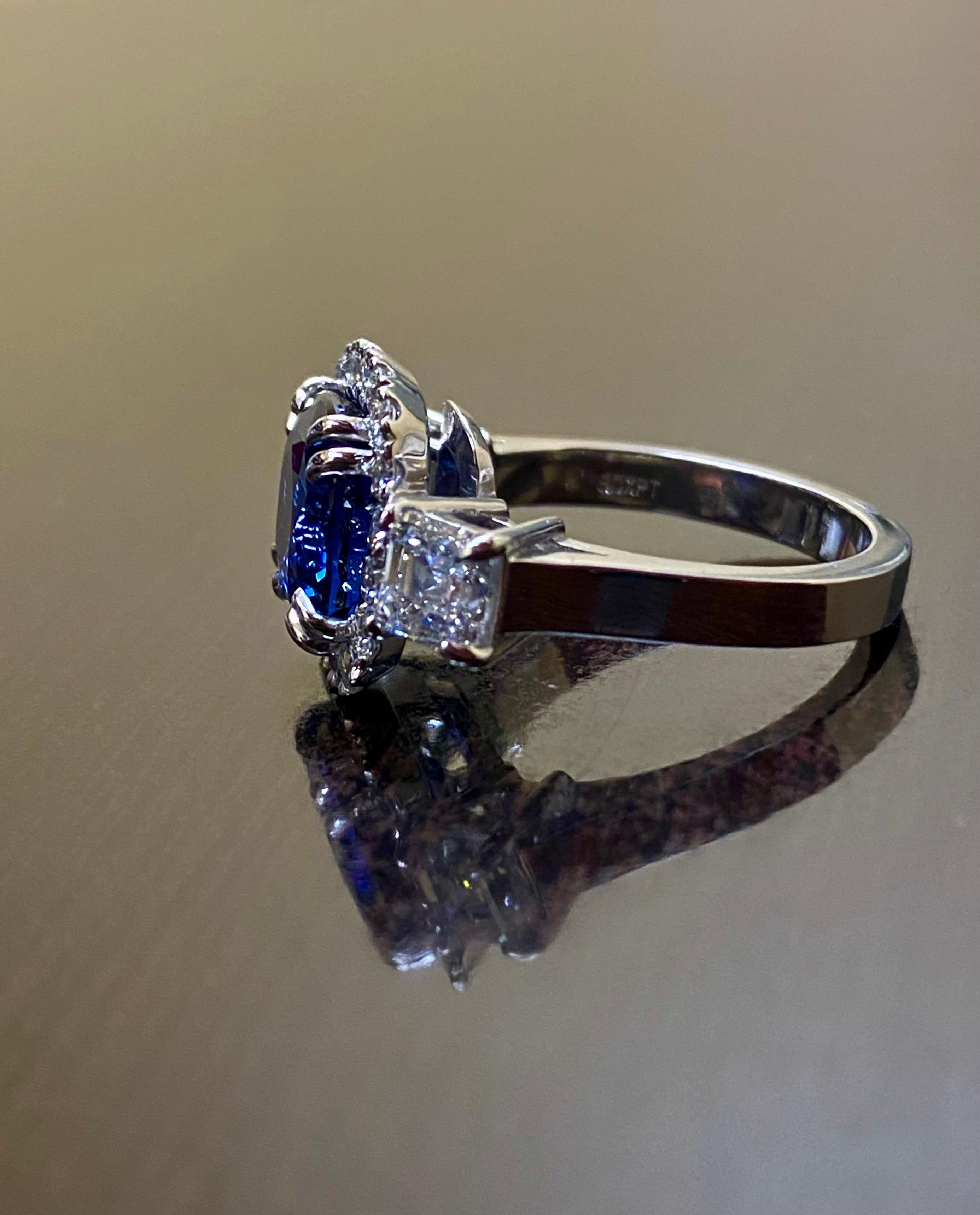 Bague en platine avec saphir bleu taille Asscher et halo de diamants taille coussin certifiés GIA Pour femmes en vente