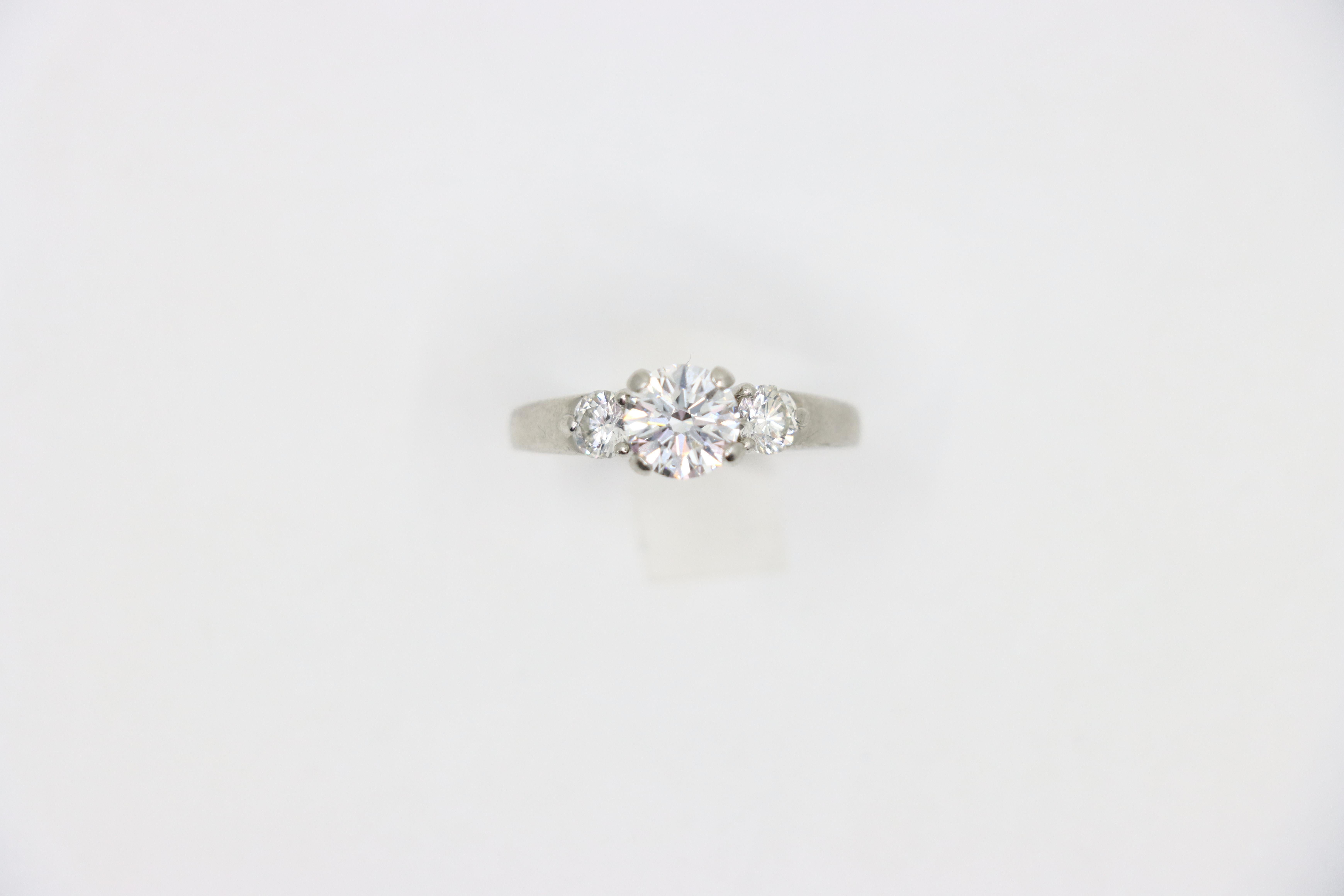 Platinum GIA Certified Diamond Ring For Sale 1