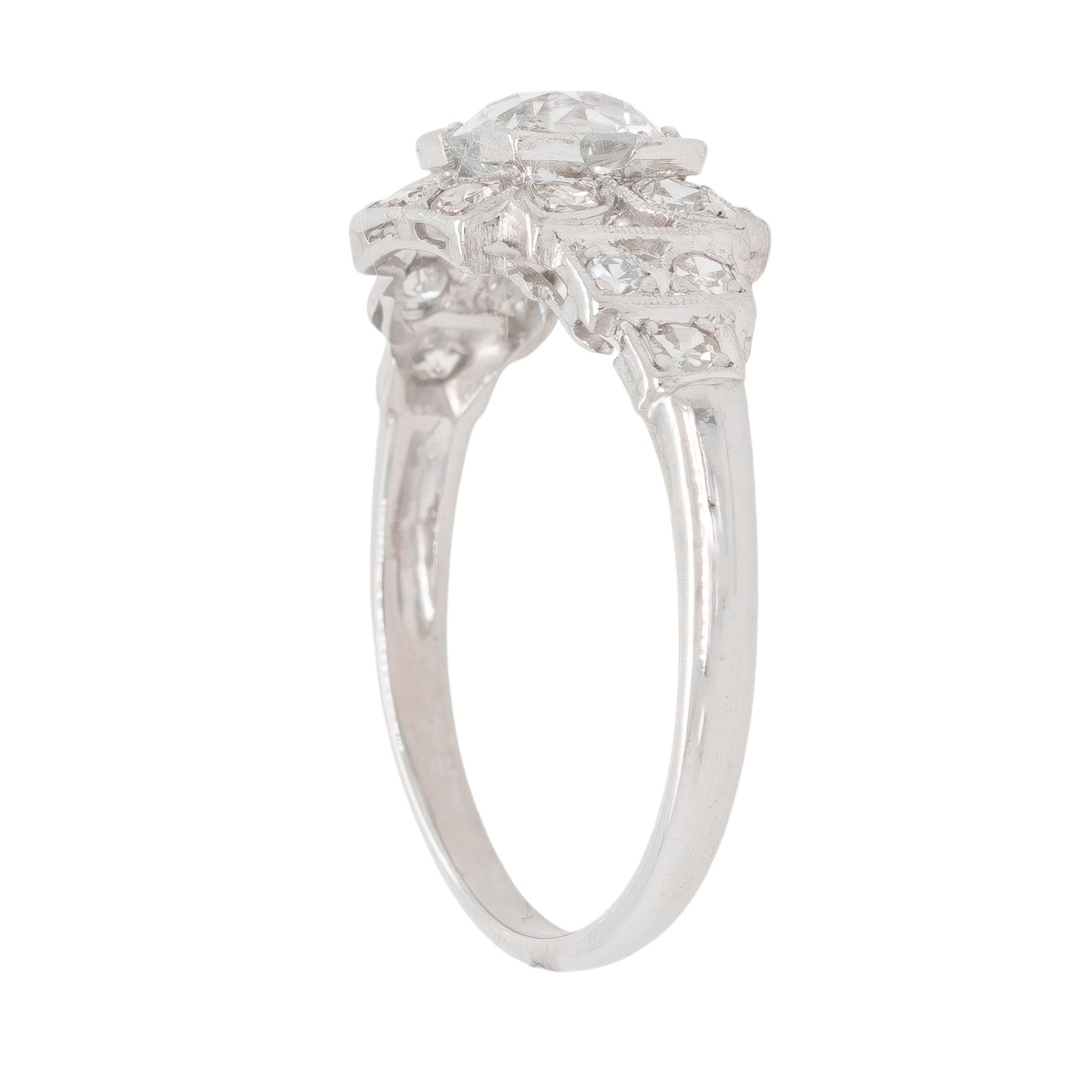 Anello di fidanzamento vintage con diamante certificato GIA in platino in vendita 6