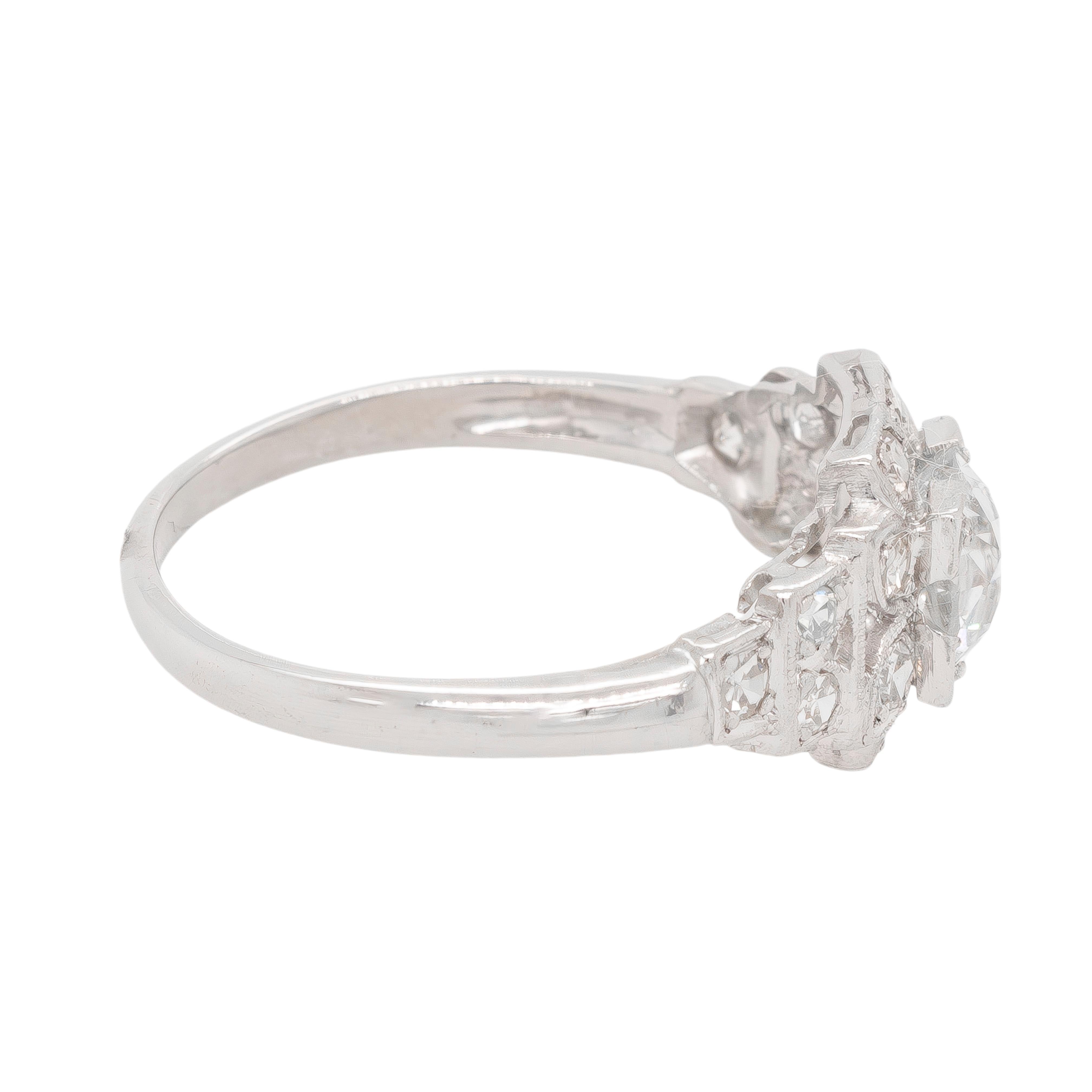 Anello di fidanzamento vintage con diamante certificato GIA in platino in vendita 1