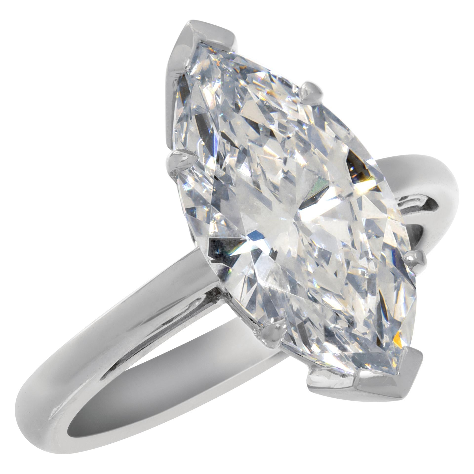Platinum GIA certified Marquise cut diamond ring In Excellent Condition For Sale In Surfside, FL