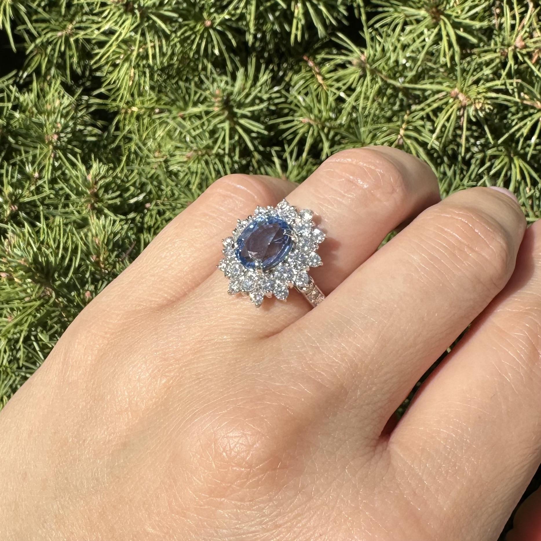 Platin GIA Ceylon Kornblume Blauer Saphir Diamant Doppel Halo Cluster Ring im Angebot 10