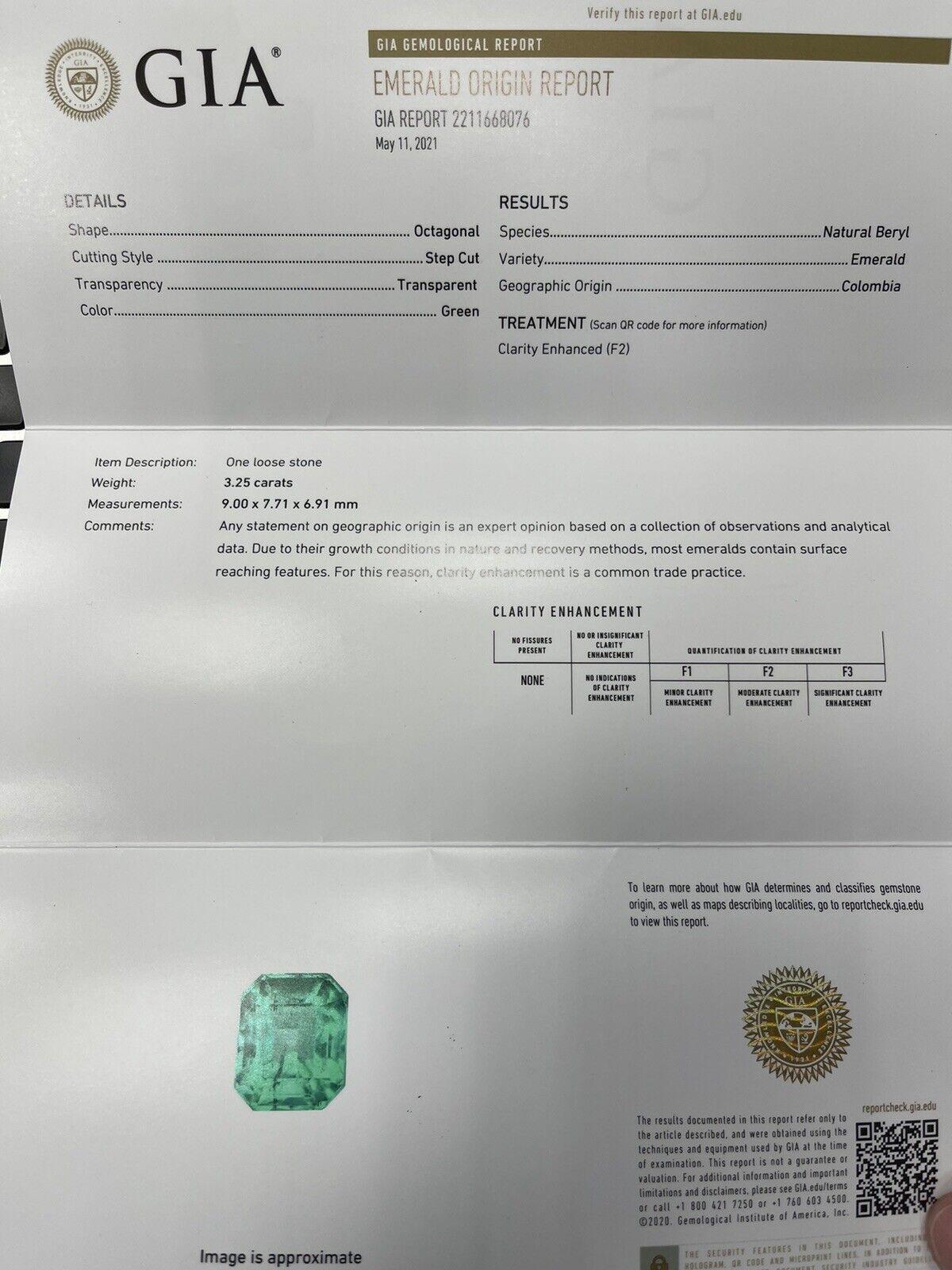 Platinum Asscher Cut Diamond With A GIA Certified Emerald Center Ring
Size 6
7.7 Grams
10 Asscher Cut Diamonds 0.5 Carats Total Weight
Color: F-G Clarity: VS1-Si1
1 Emerald Cut Colombian Emerald  
this is a beautiful ring that shows off this bright