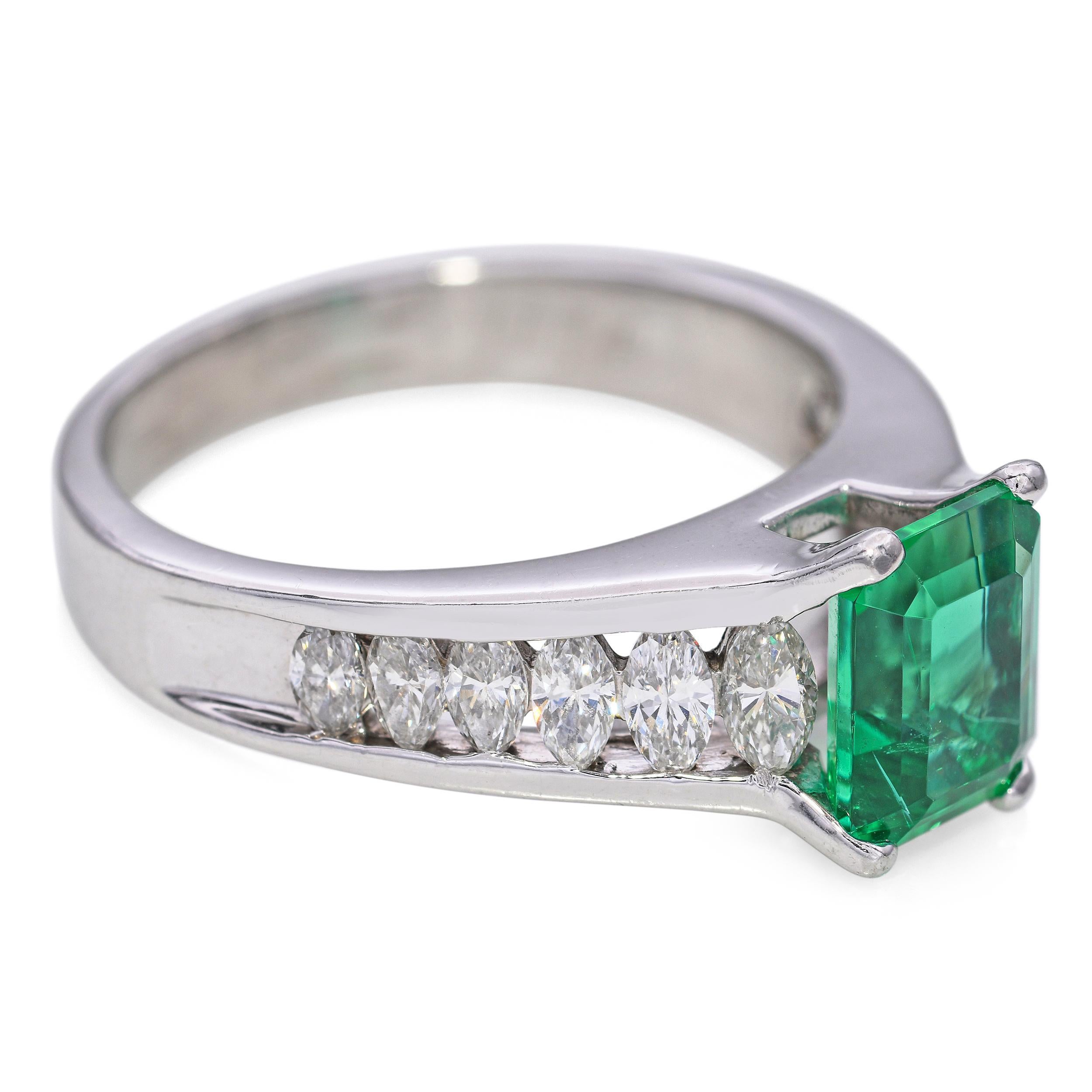 Bague en platine GIA F1 1,80ct émeraude de Zambie et diamant marquise en vente 1
