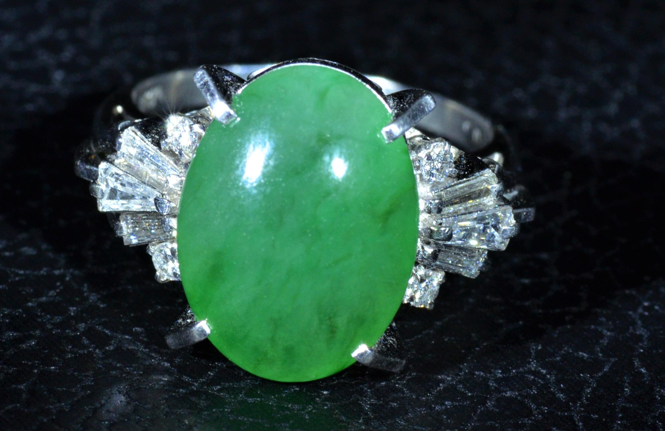 Platinum GIA Graded 12 Carat Natural Jadeite Jade Ring Set with Diamonds In Excellent Condition For Sale In Warrington, PA