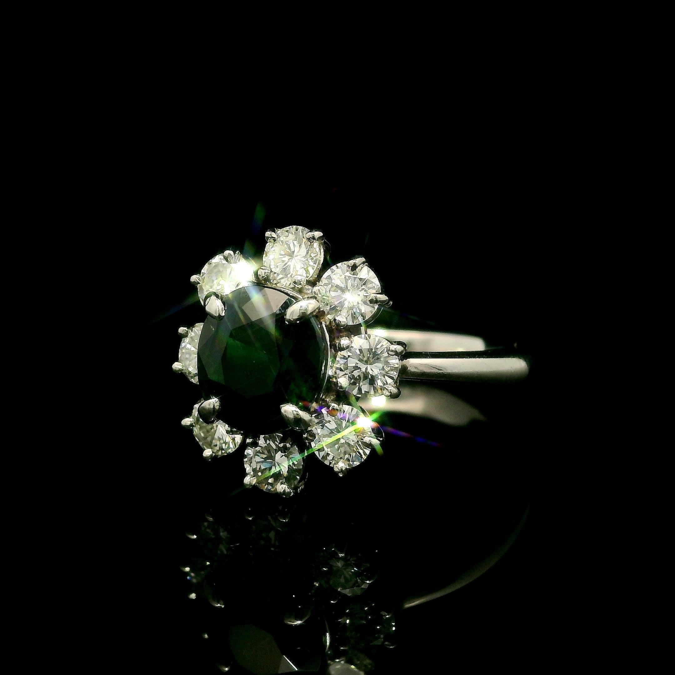 Platinum GIA High Quality 3.21ctw Tsavorite w/ Diamond Halo Flower Cluster Ring en vente 6
