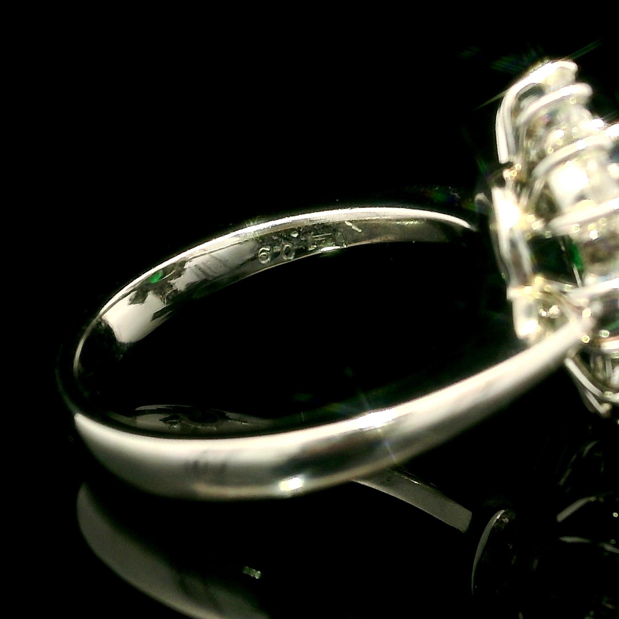 Platinum GIA High Quality 3.21ctw Tsavorite w/ Diamond Halo Flower Cluster Ring en vente 7