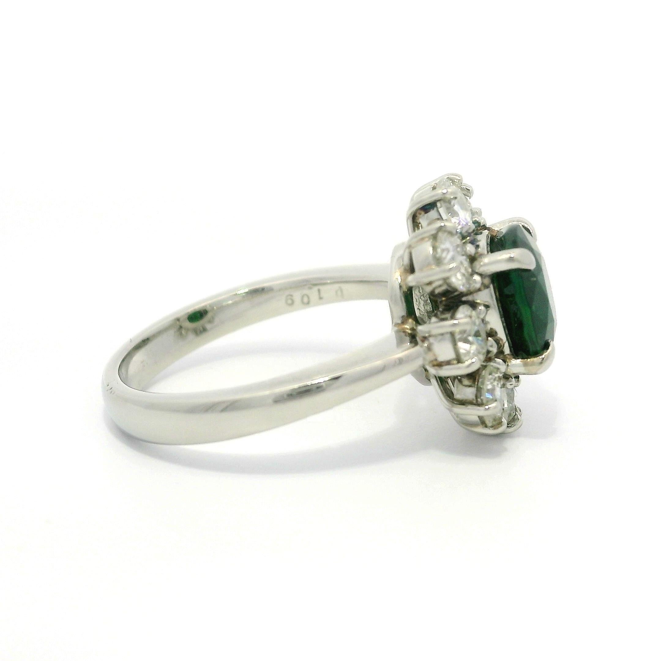 Platinum GIA High Quality 3.21ctw Tsavorite w/ Diamond Halo Flower Cluster Ring Excellent état - En vente à Montclair, NJ