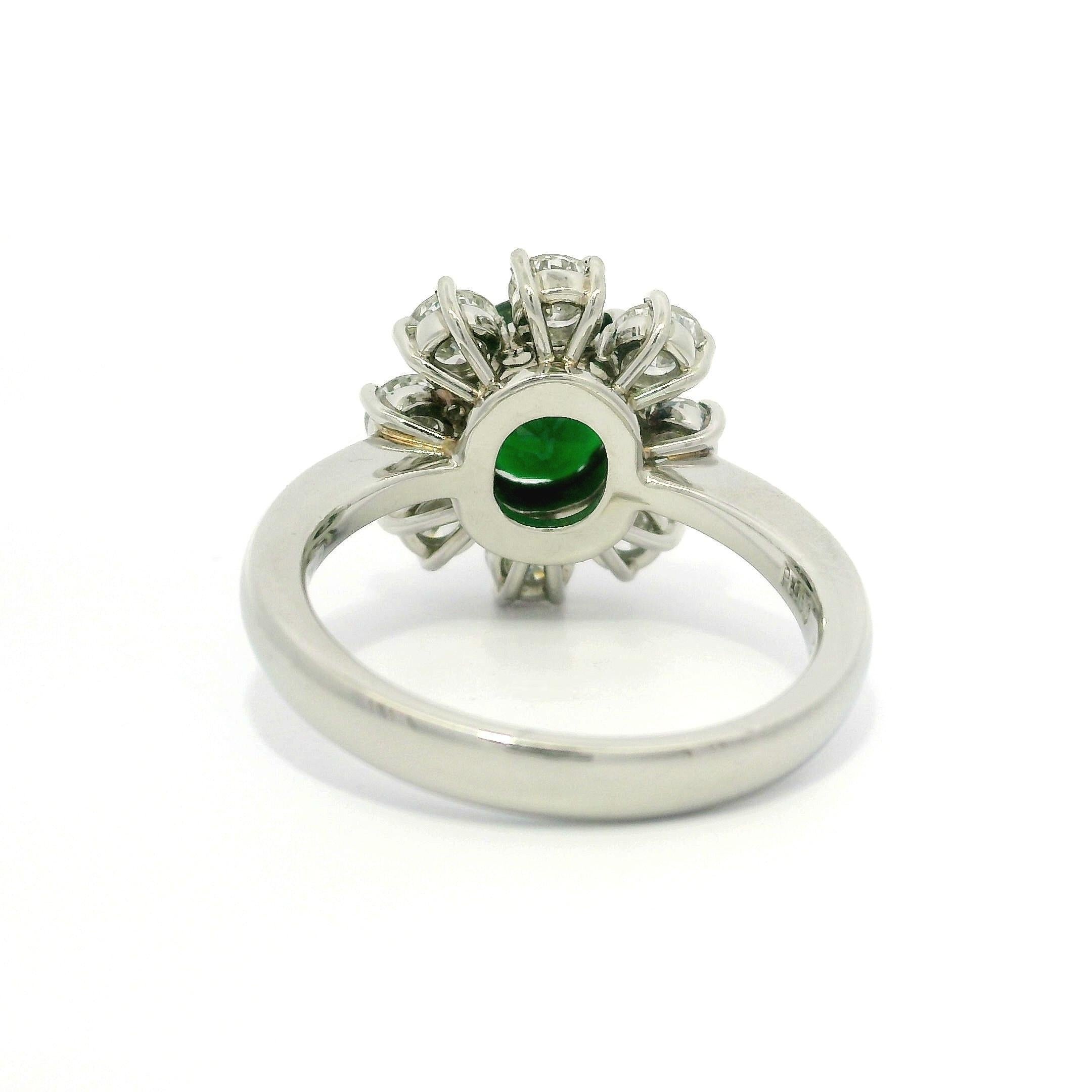 Platinum GIA High Quality 3.21ctw Tsavorite w/ Diamond Halo Flower Cluster Ring Pour femmes en vente
