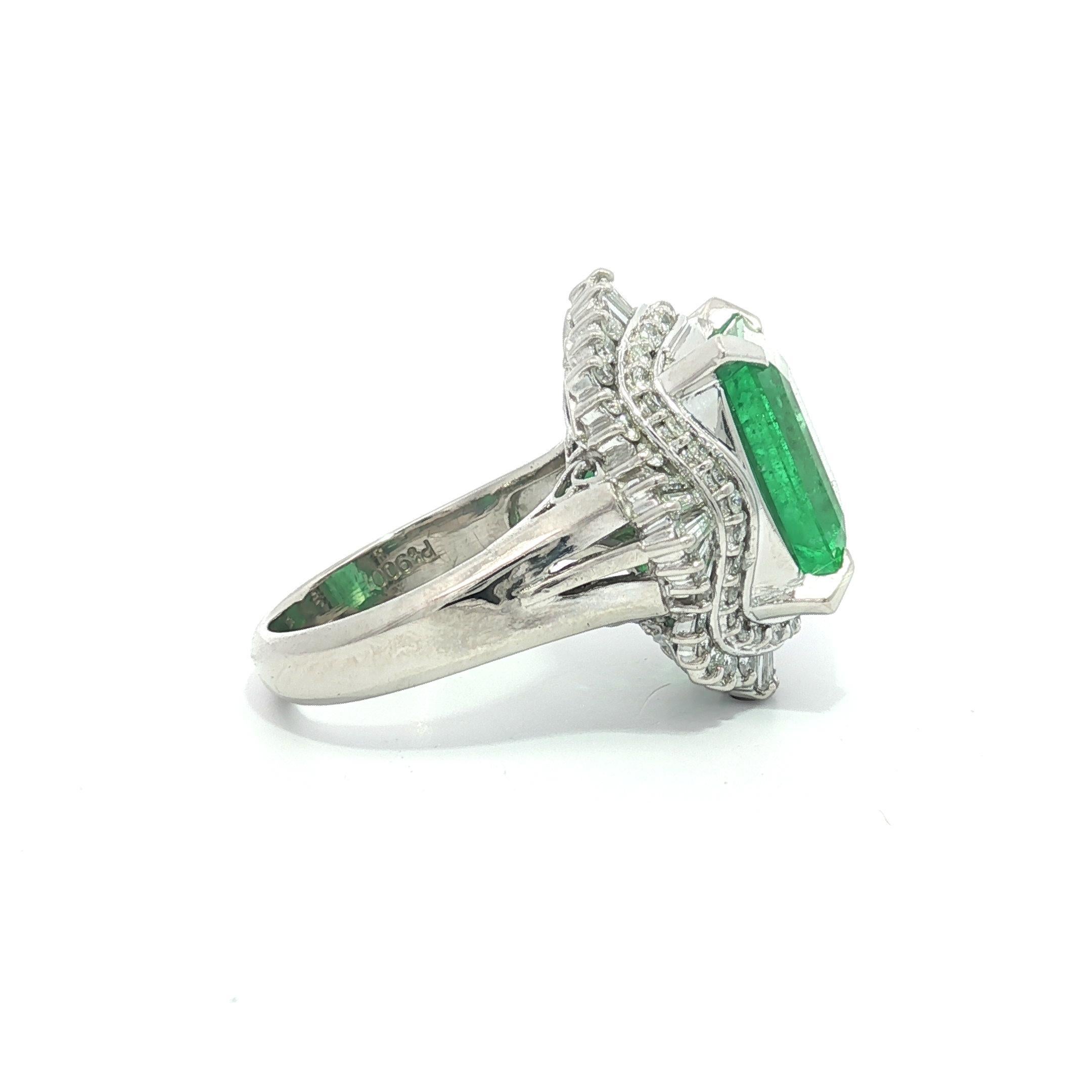 Bague ballerine en platine GIA 7.38ctw très fine émeraude colombienne avec diamant en vente 2
