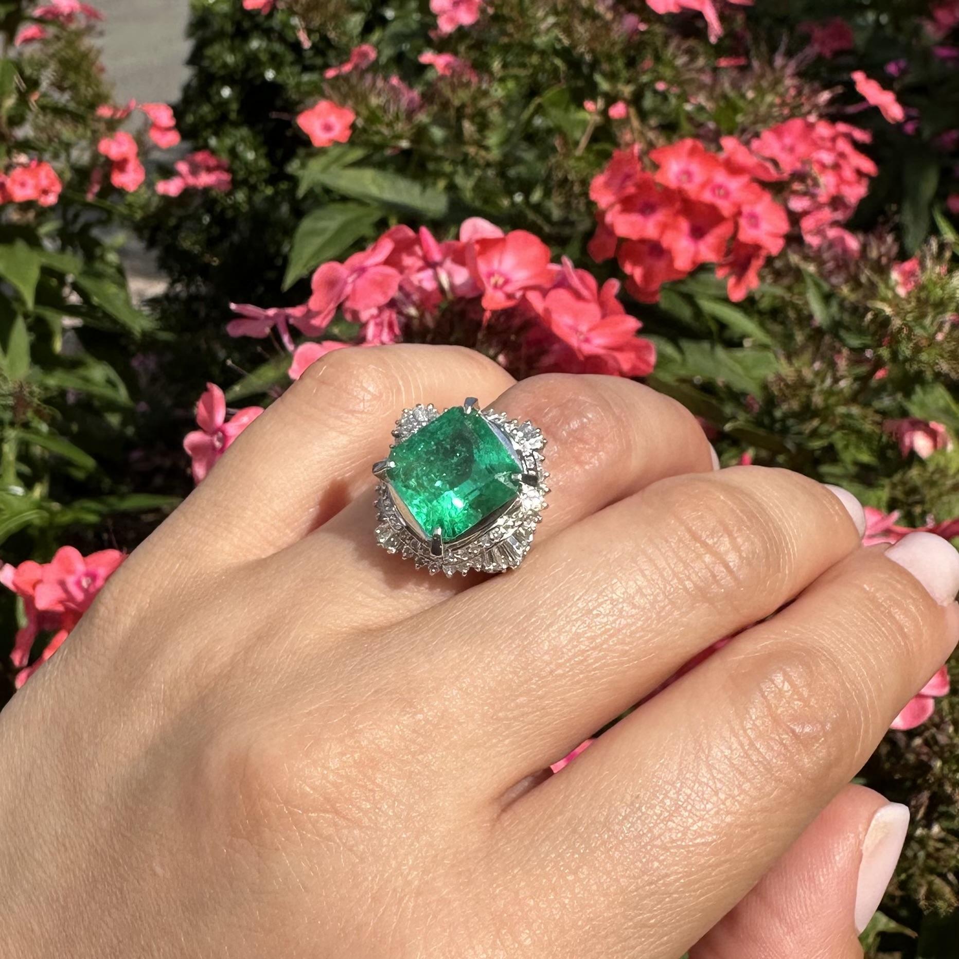 Bague ballerine en platine GIA 7.38ctw très fine émeraude colombienne avec diamant en vente 4