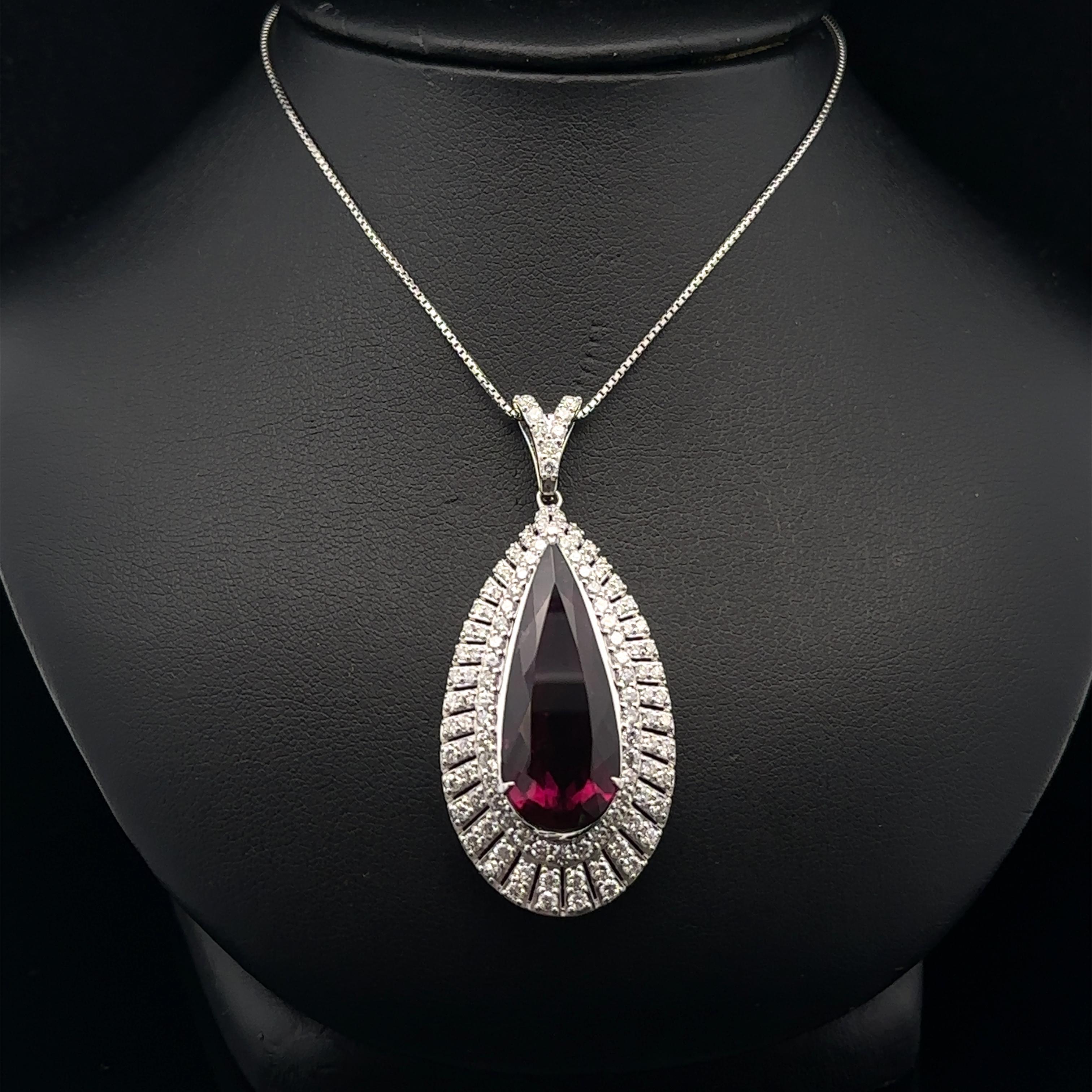 Collana con ciondolo in platino GIA a forma di pera grande con tormalina rubellite e diamanti in vendita 6