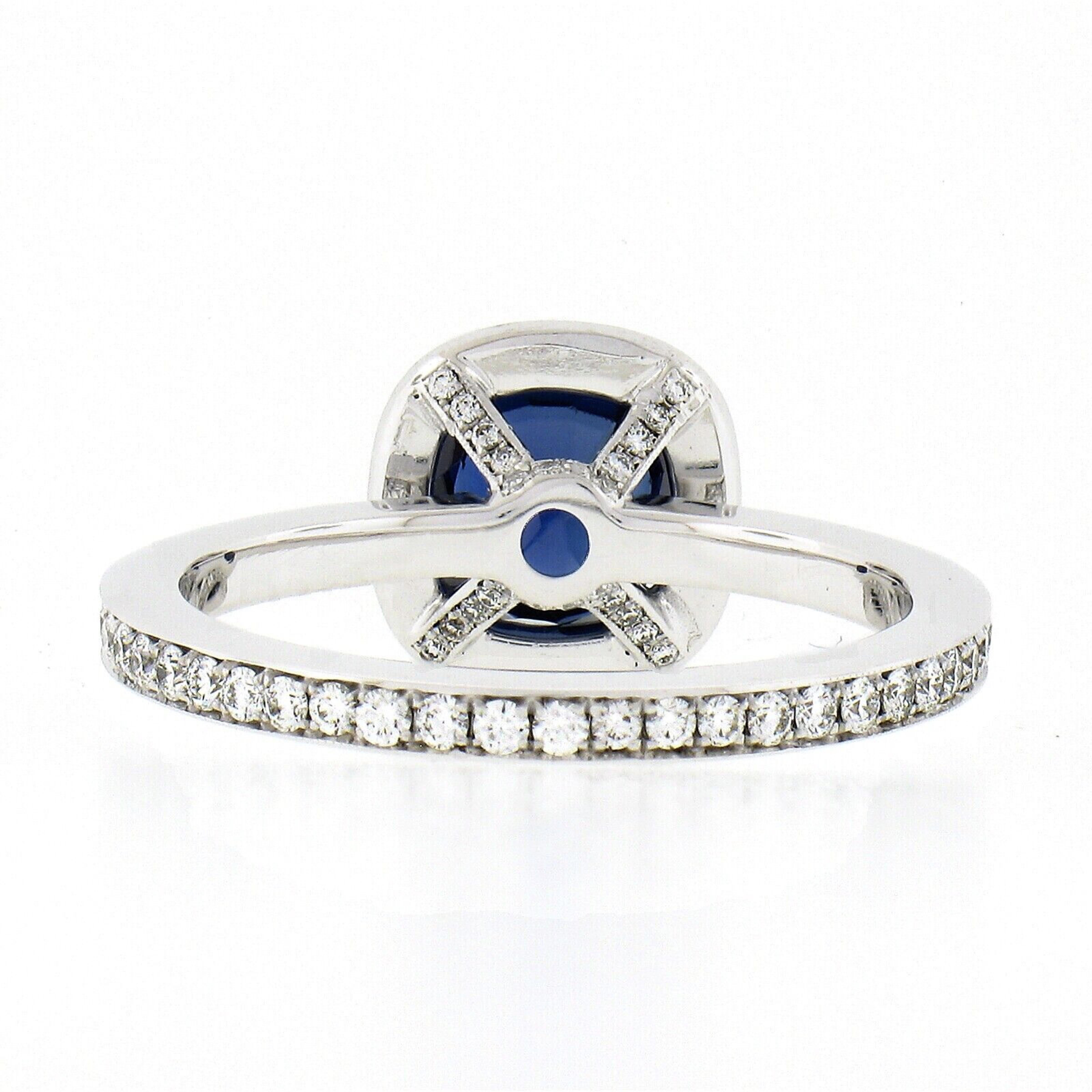 Bague de fiançailles solitaire en platine avec halo de diamants et saphir coussin non chauffé, certifié GIA en vente 2
