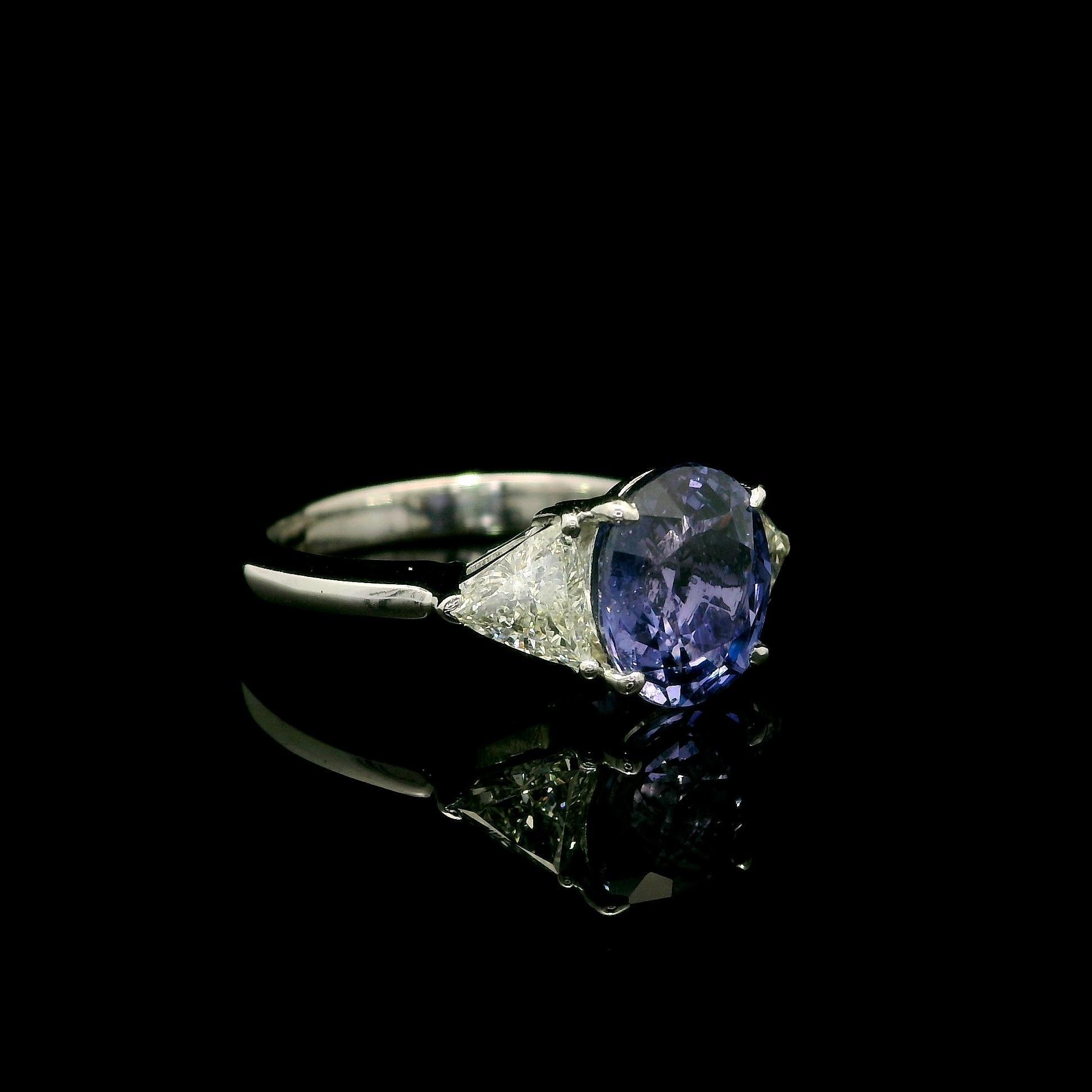 Platinum GIA No Heat Purple Violet Color Change Sapphire Trillion Diamond Ring For Sale 5