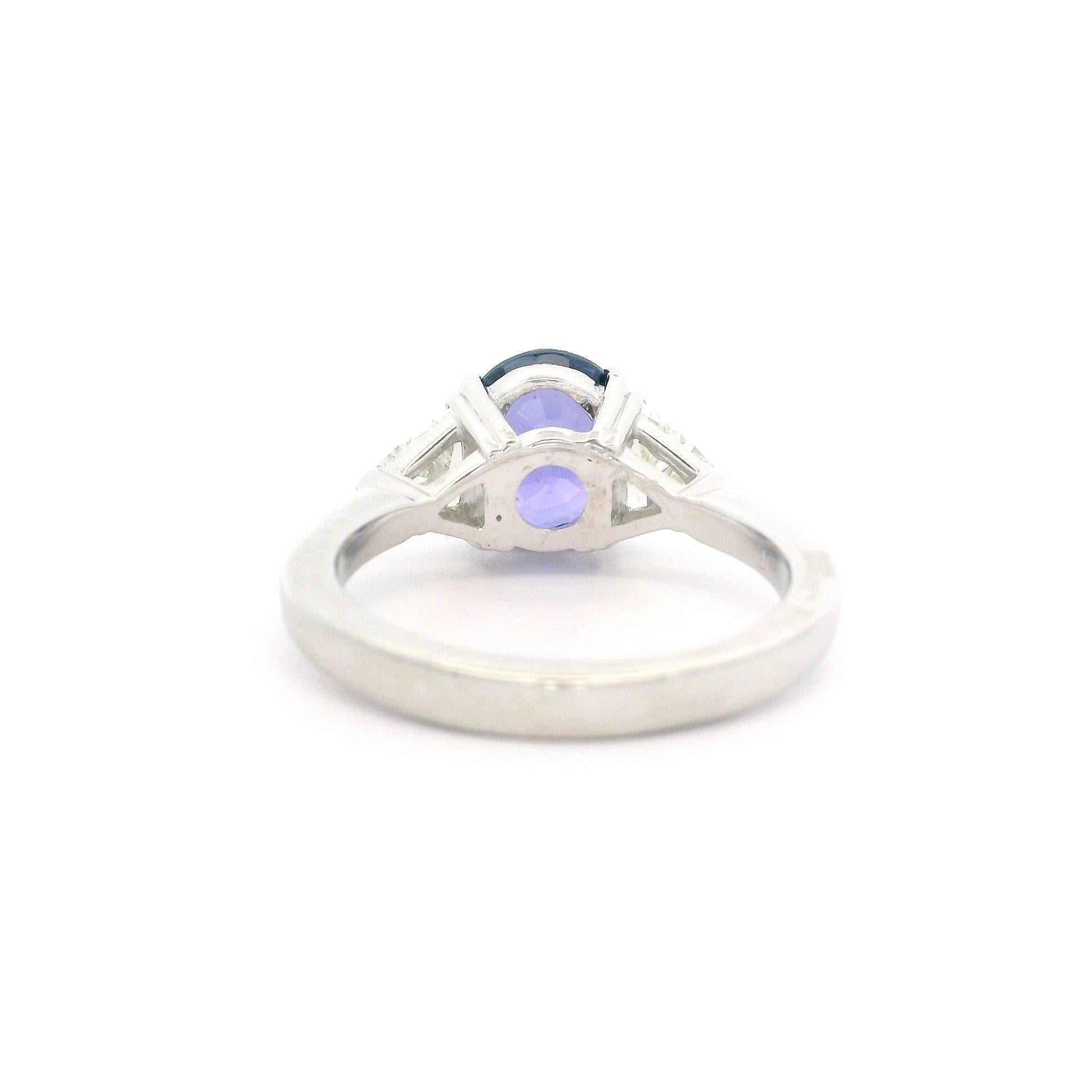 Women's Platinum GIA No Heat Purple Violet Color Change Sapphire Trillion Diamond Ring For Sale