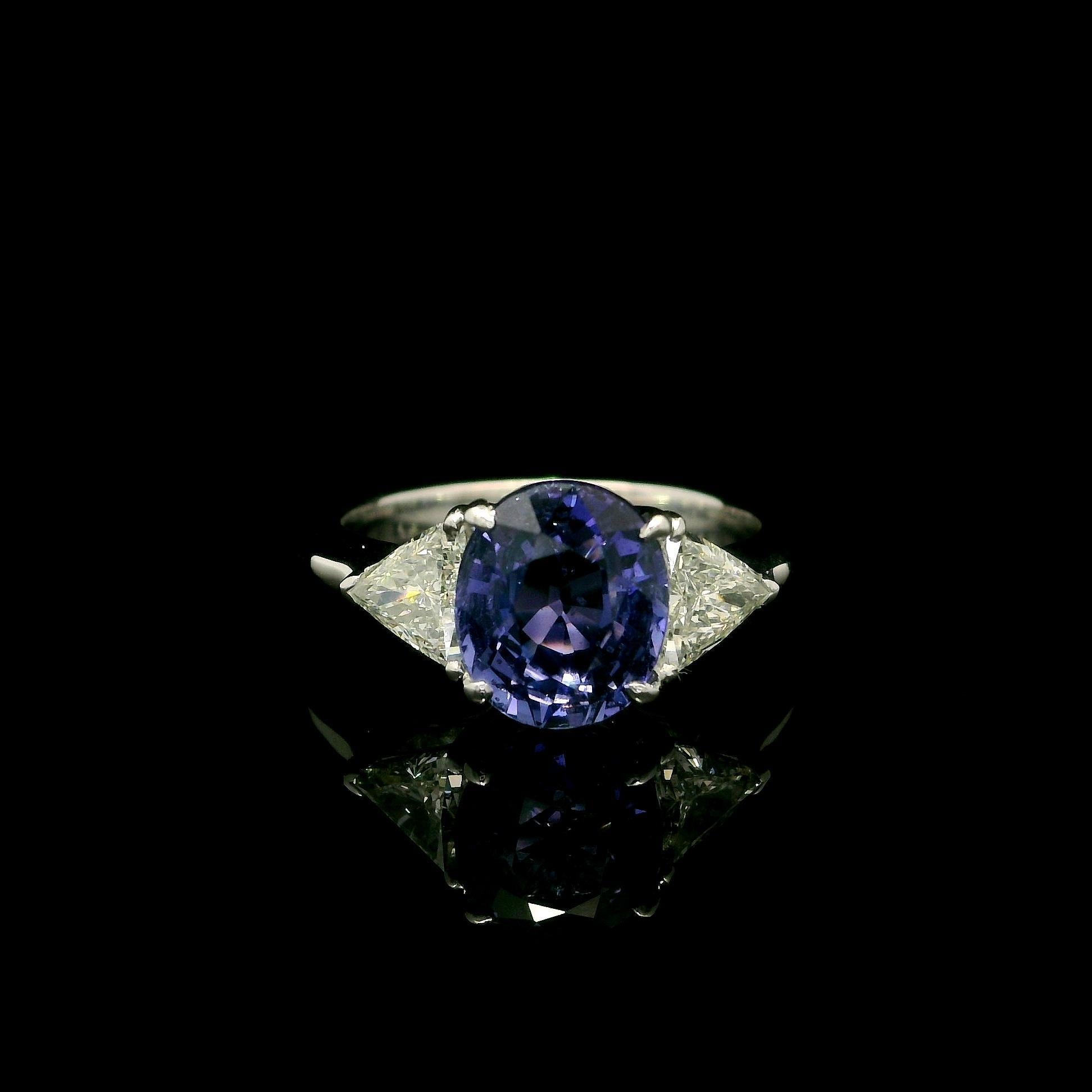 Platinum GIA No Heat Purple Violet Color Change Sapphire Trillion Diamond Ring For Sale 3