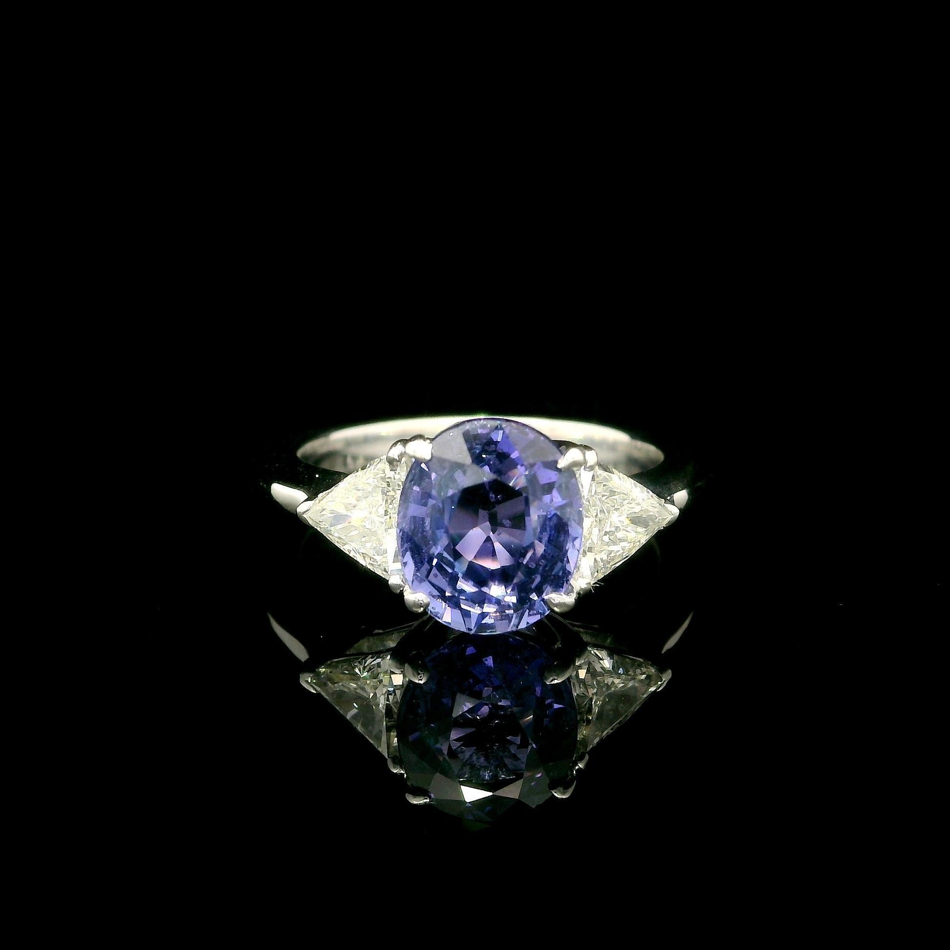 Platinum GIA No Heat Purple Violet Color Change Sapphire Trillion Diamond Ring For Sale 4