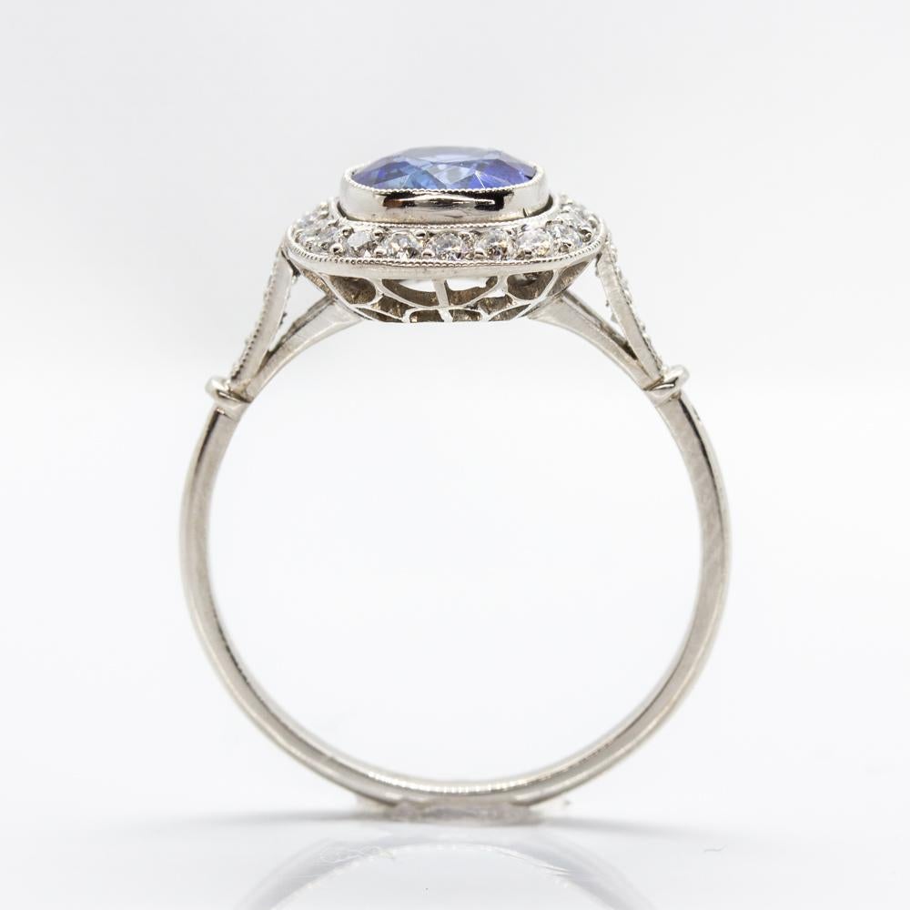 Platinum GIA No Heat Sapphire Engagement Ring In Excellent Condition For Sale In Miami, FL