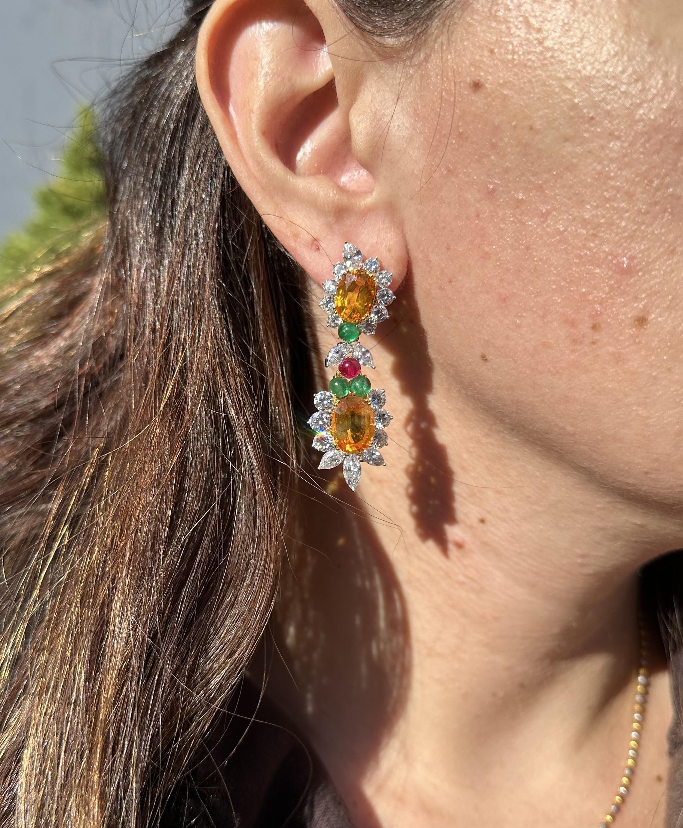 Pendants d'oreilles en platine et or 35,09 carats, certifiés GIA, saphir, émeraude, rubis et diamant en vente 3
