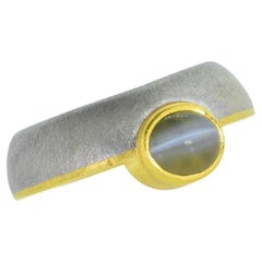 Bague vintage en platine, or et chrysobéryl œil de chat fin par Michael Zobel 1997