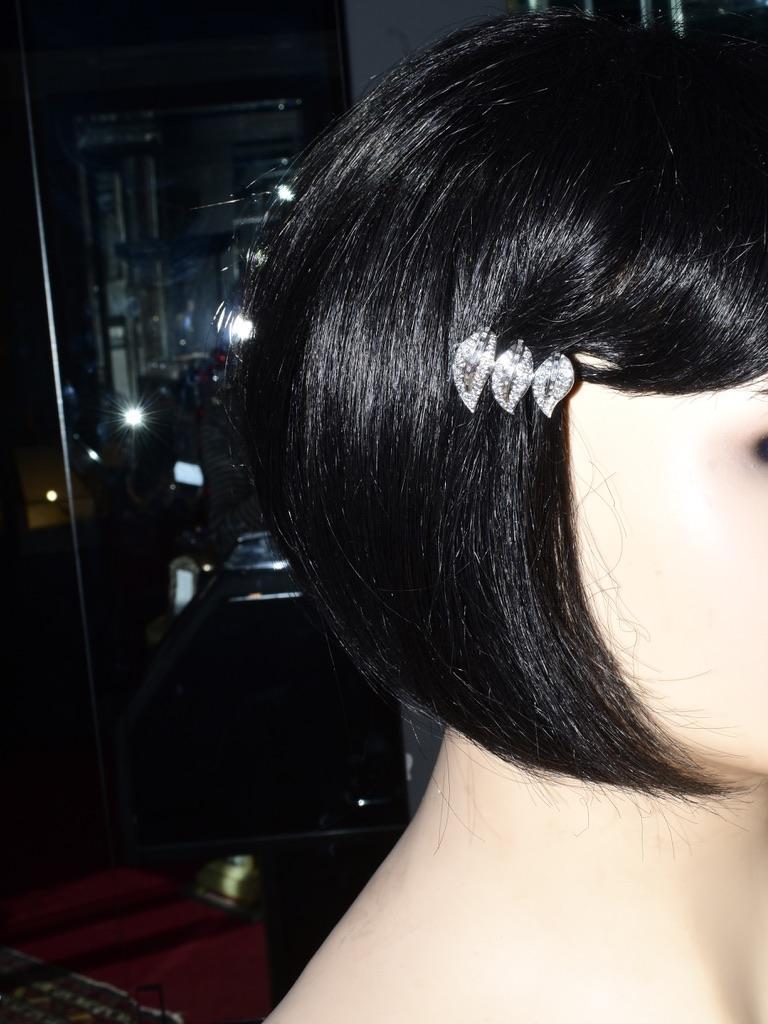 Platine, or et diamant fin à trois feuilles  Barrette vintage à motifs cheveux en vente 4