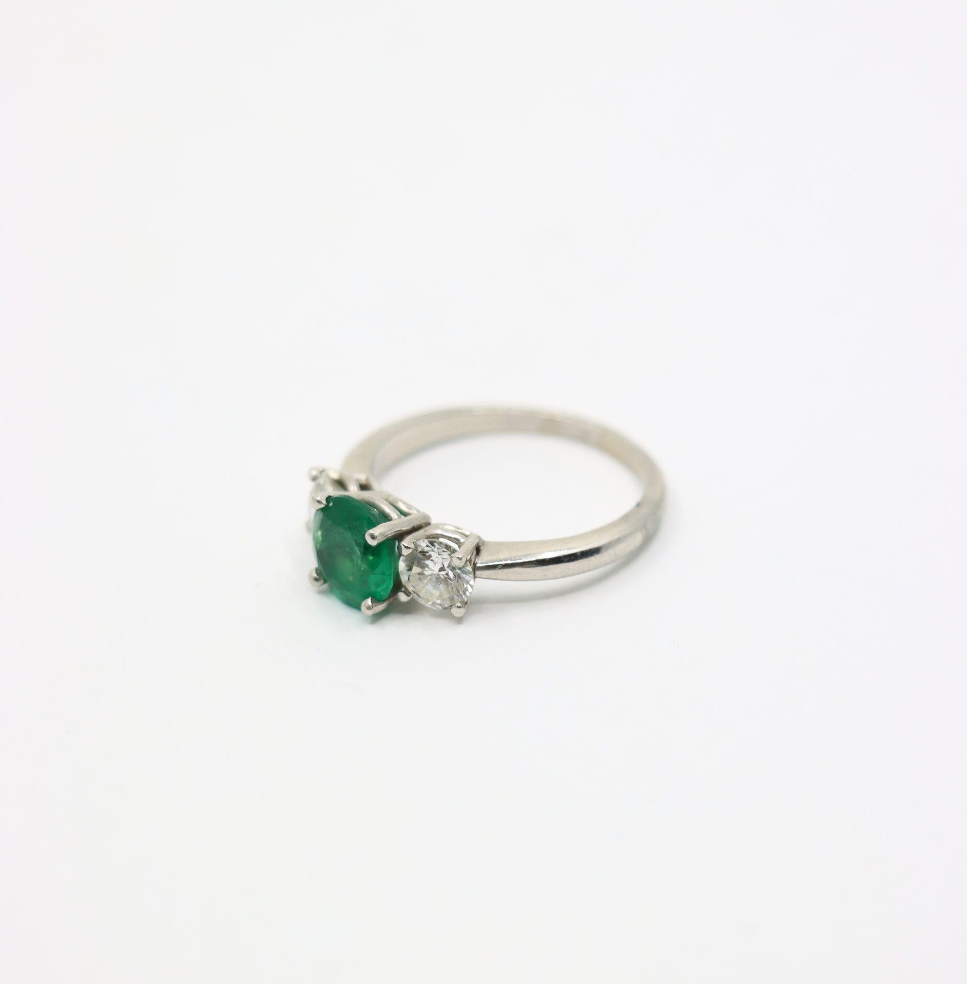 Bague en platine, or, émeraude et diamant Pour femmes en vente
