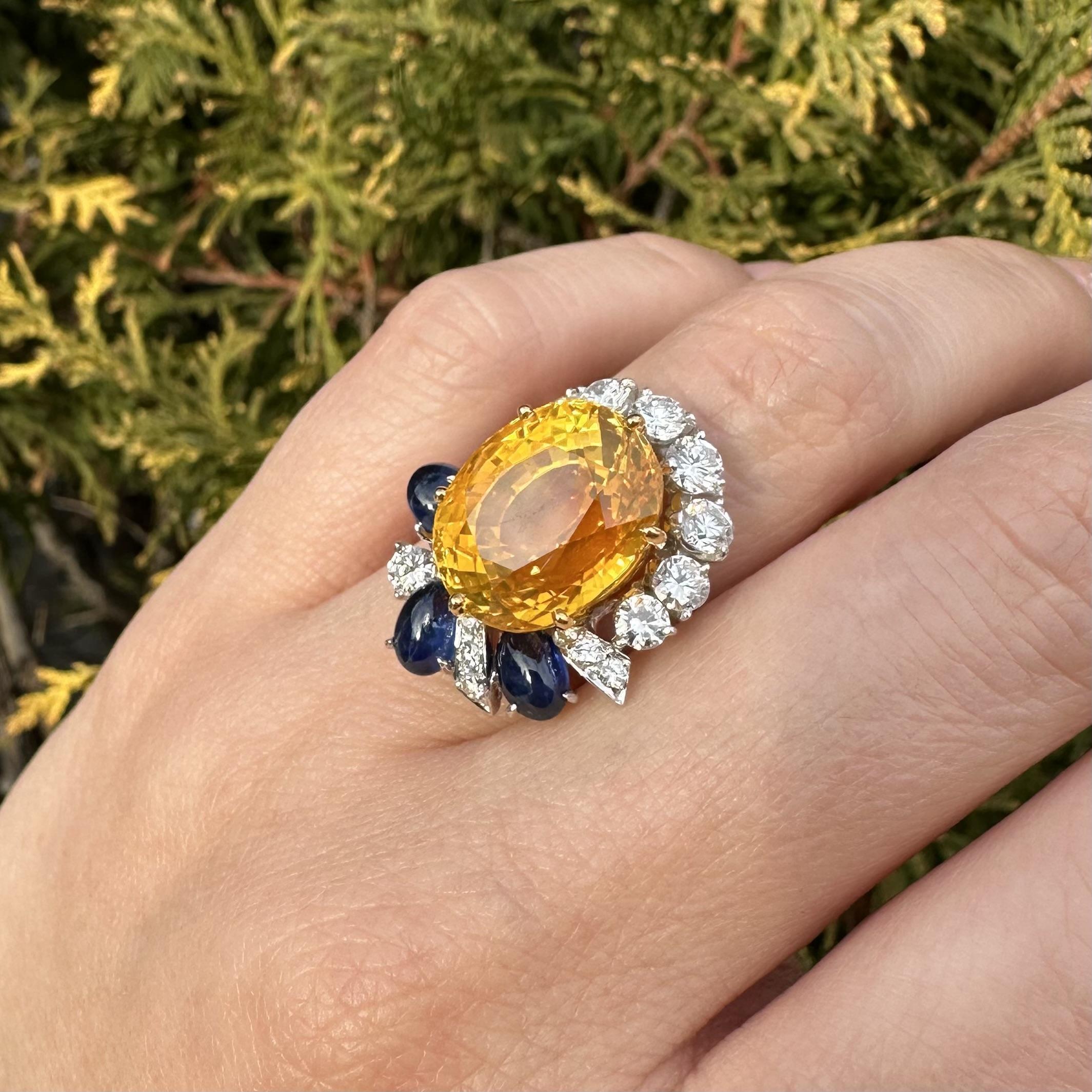 Platinum & Gold GIA 17.59ct Large Yellow Sapphire Blue Sapphire & Diamond Ring For Sale 10
