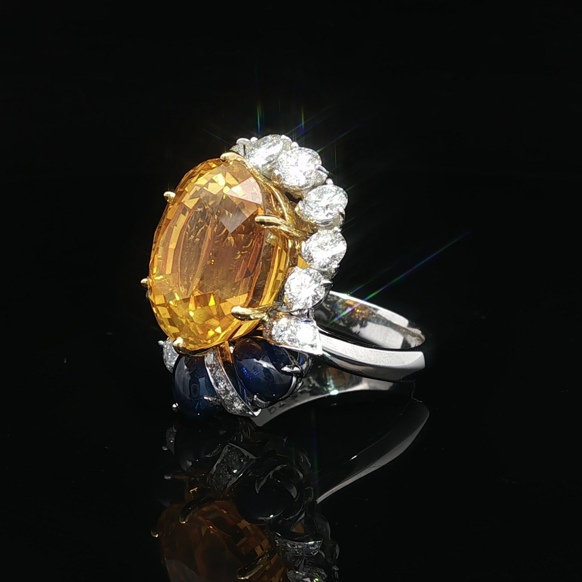 Platinum & Gold GIA 17.59ct Large Yellow Sapphire Blue Sapphire & Diamond Ring In Good Condition For Sale In Montclair, NJ