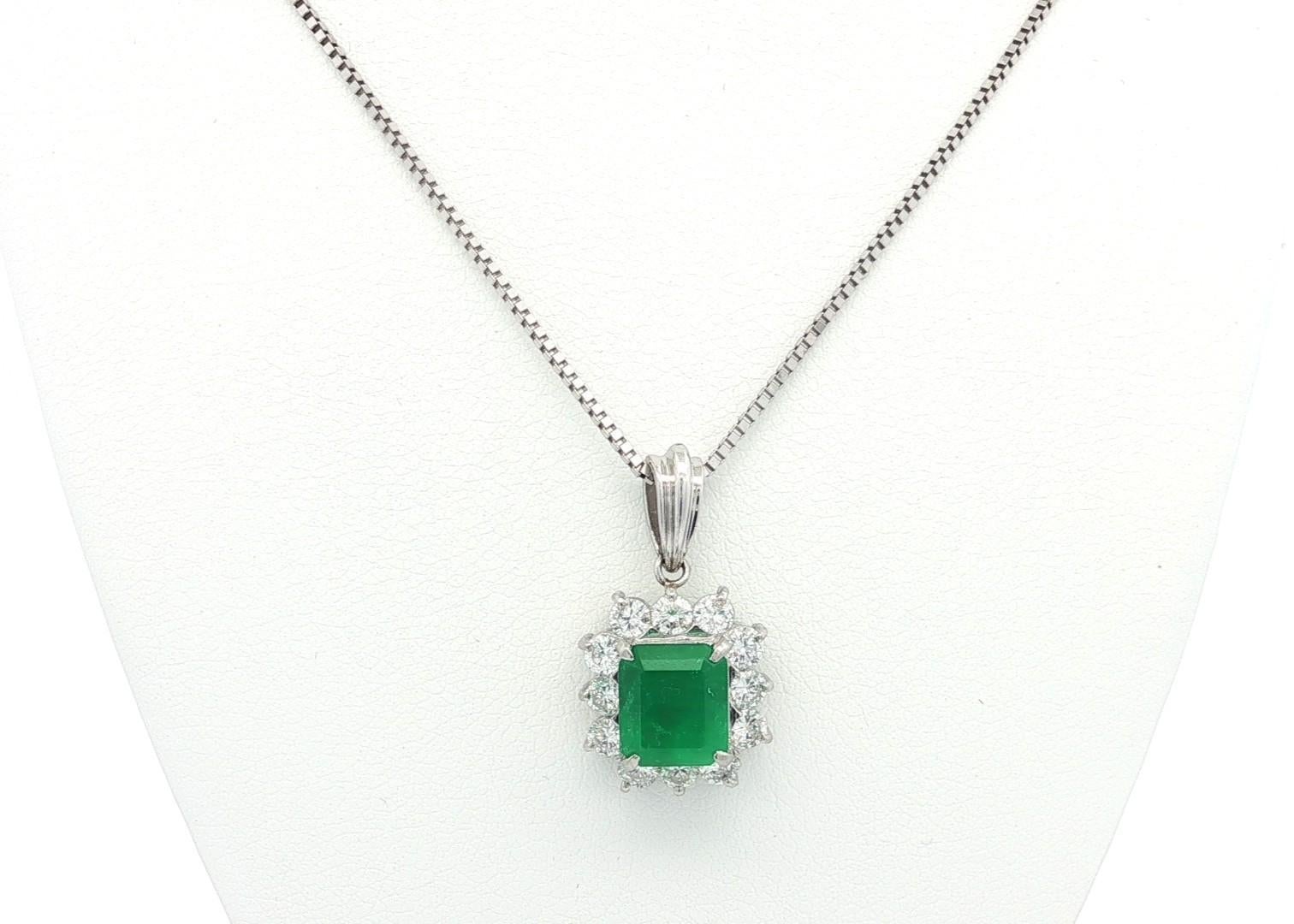 ¡Verde Vivo Colombia Esmeralda! ¡Hay que verlo en persona!
--Piedra(s):--
(1) Esmeralda colombiana auténtica natural - talla brillante octogonal - engastada - color muy verde - F1 - colombiana - 1,47ct (exacto)
** Ver detalles de certificación a