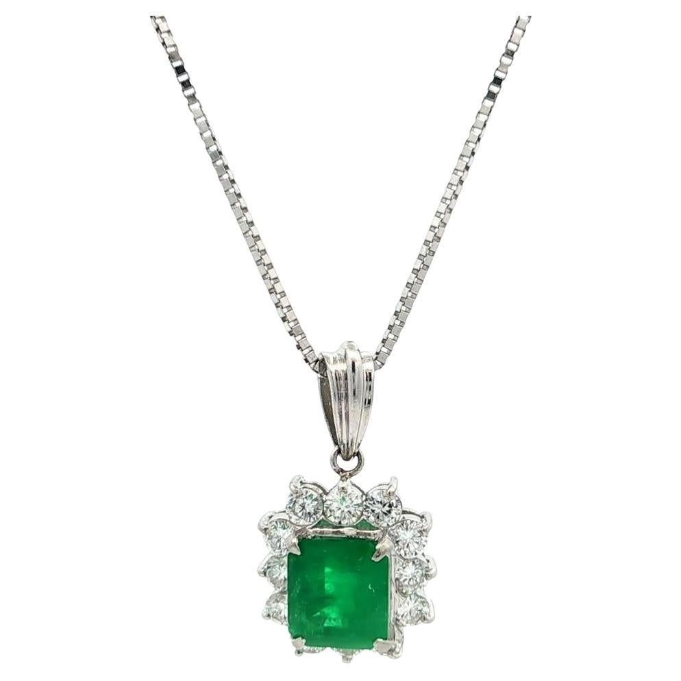 Collana in platino e oro GIA con smeraldo colombiano da 2,18 carati e diamante a raggiera