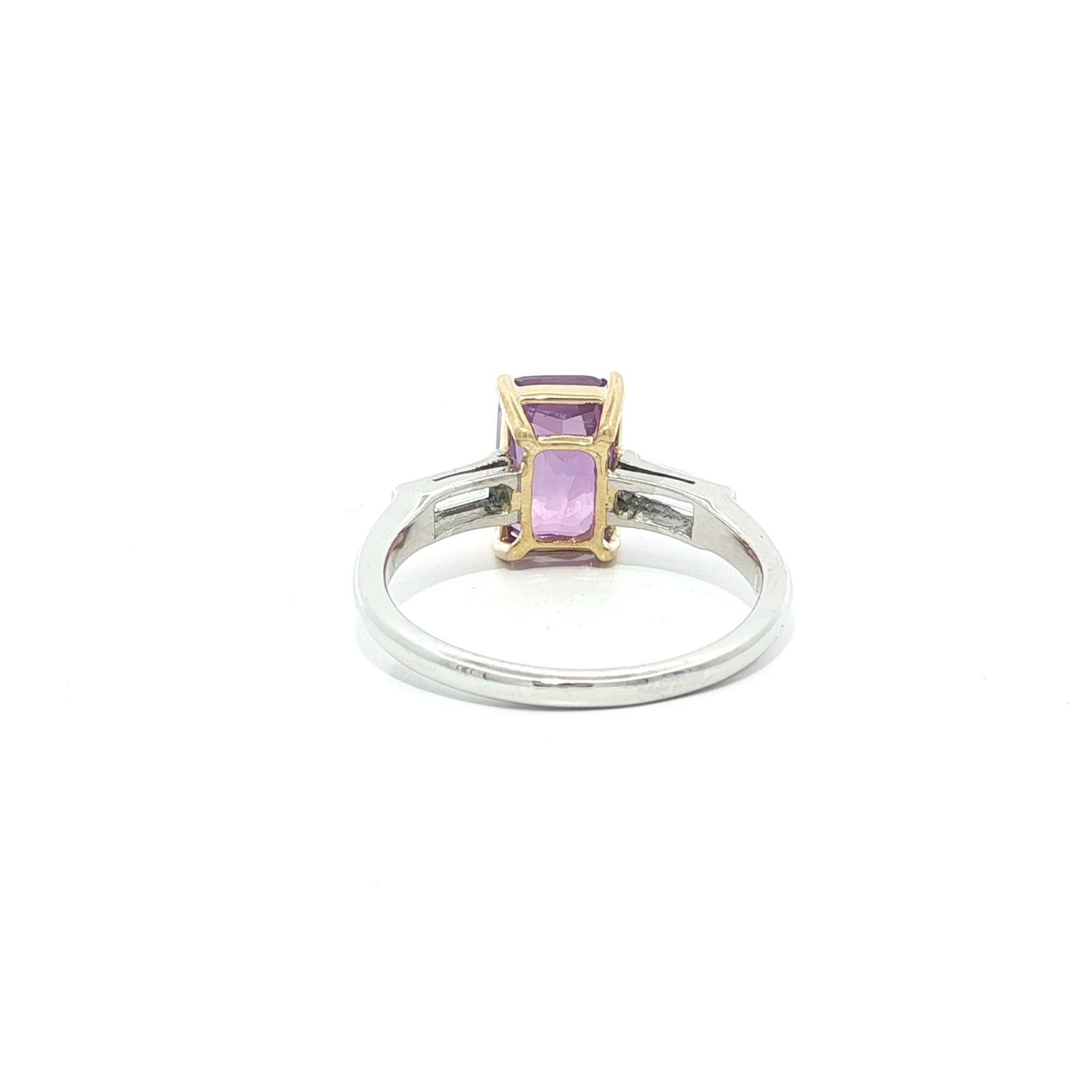 Anillo de diamantes zafiro alargado rosa púrpura sin calor de platino y oro GIA 3,53 ctw en venta 2