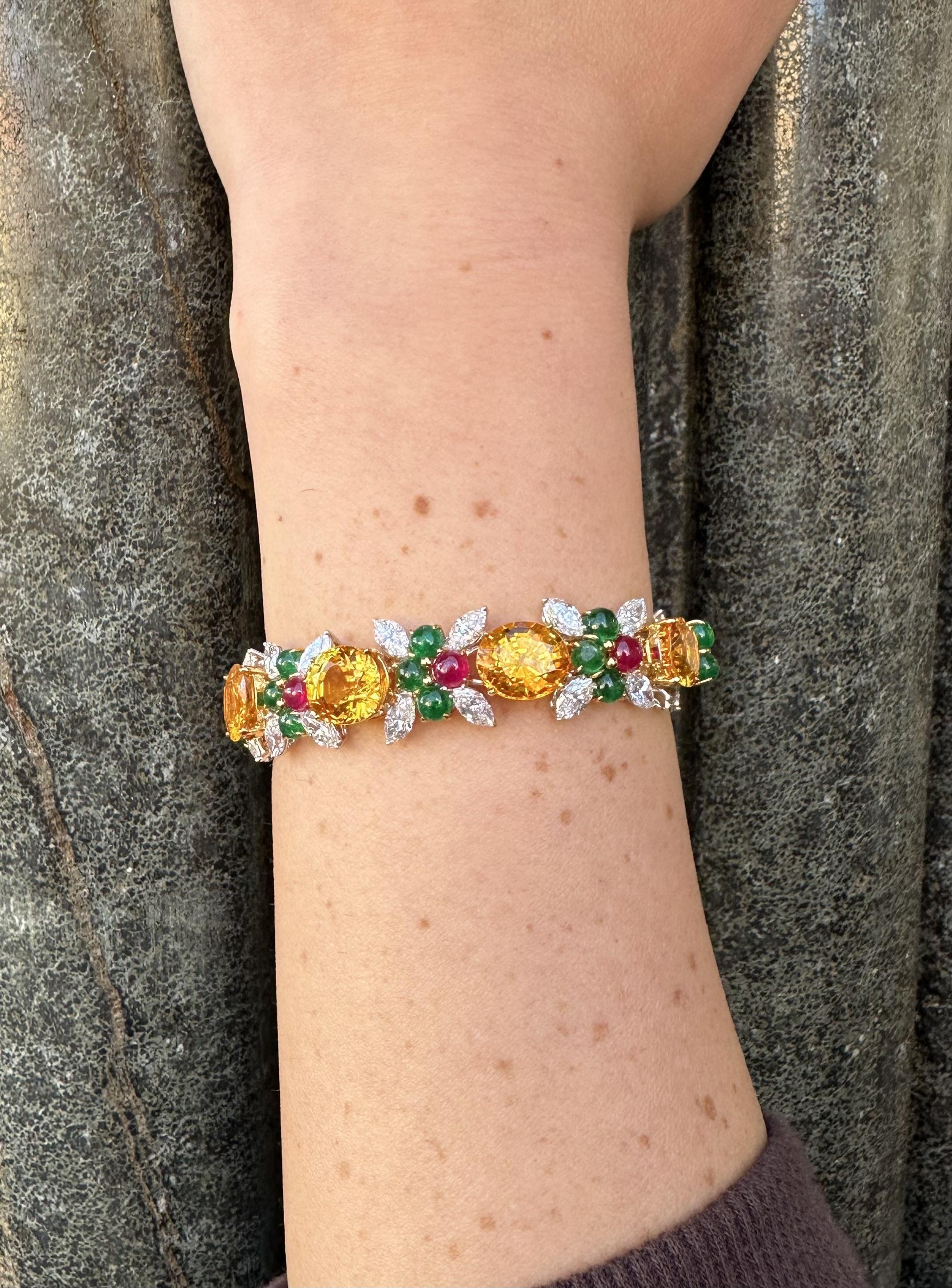 Bracelet fantaisie en platine et or avec 64,4 carats de saphirs, émeraudes, rubis et diamants certifiés GIA en vente 3