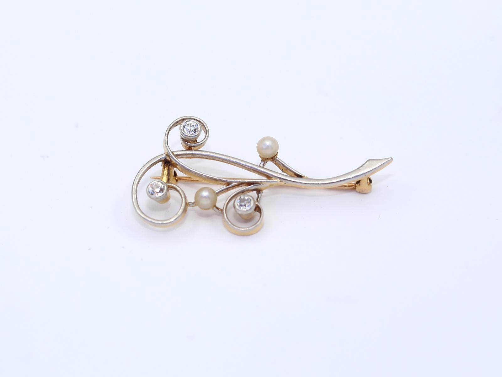 Women's or Men's Platinum Gold Old-Mine Diamonds Pearl Brooch, 1930 For Sale